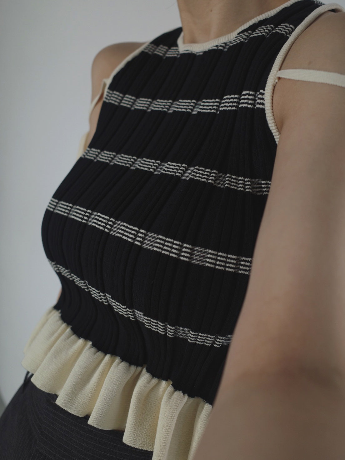 MEDI PURIPURI SHORT KNIT TOP