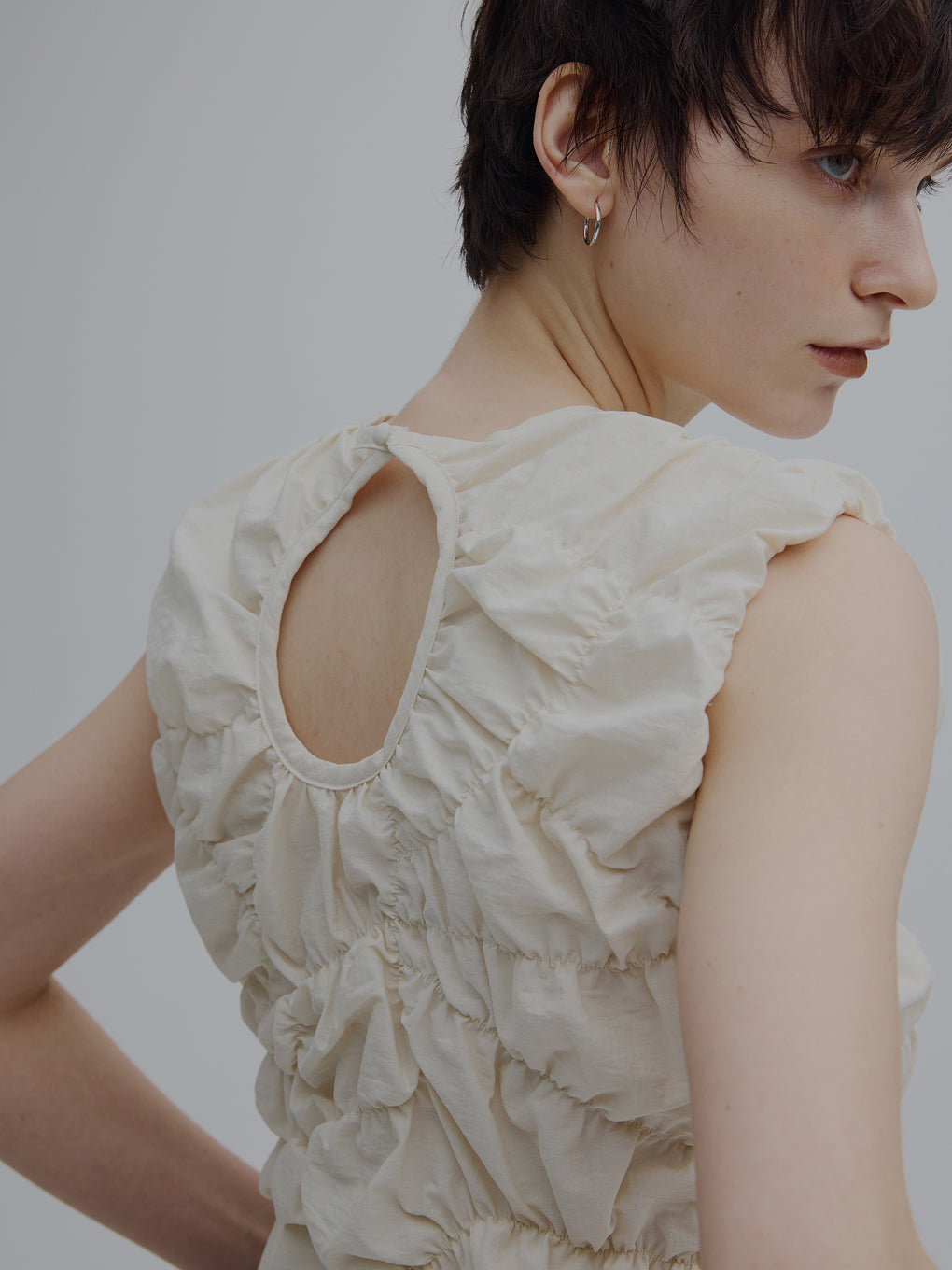 BUMPY GATHER BACK OPEN TOP