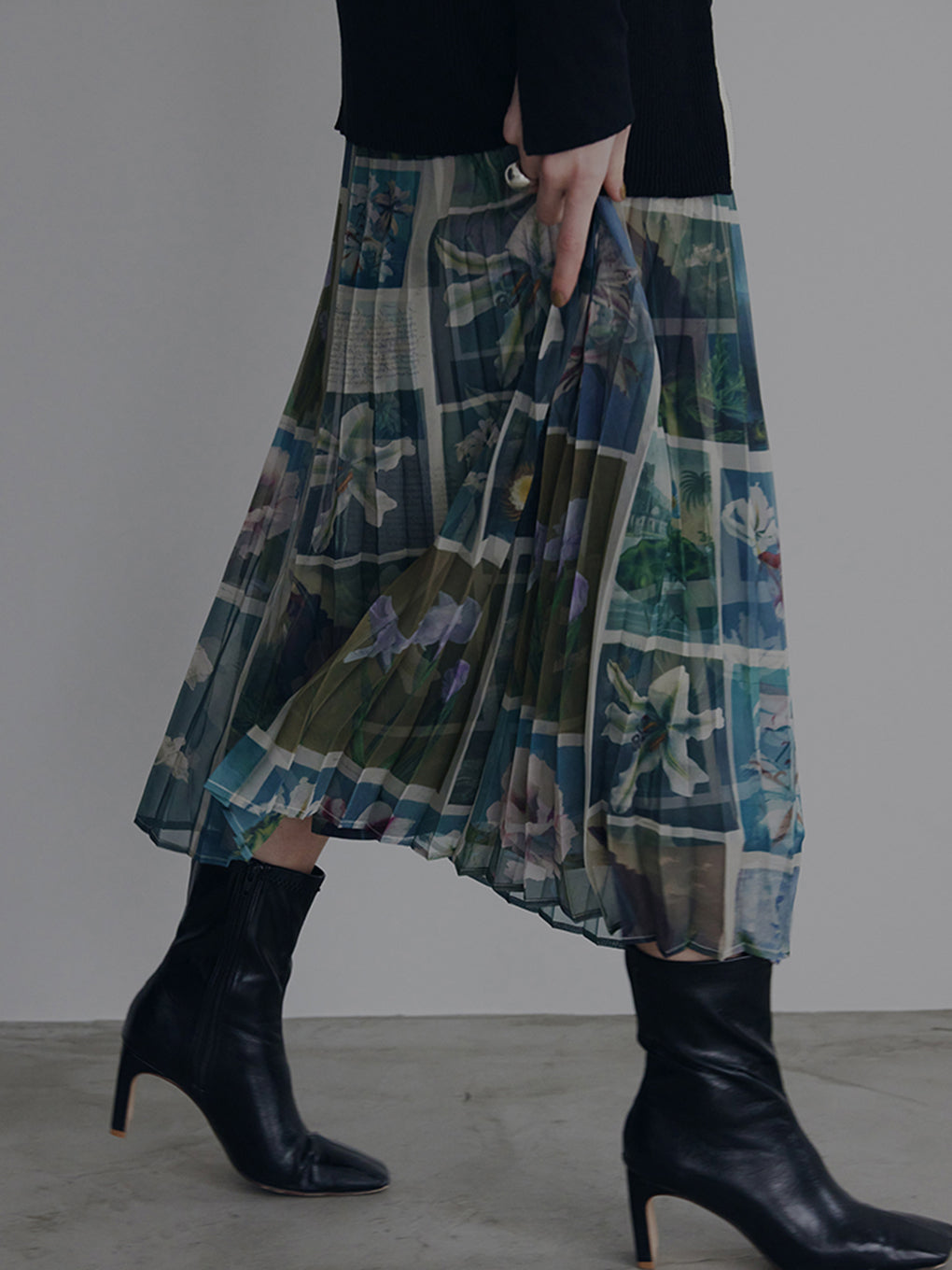 FLOWER PATCHWORK PLEATED SKIRT 