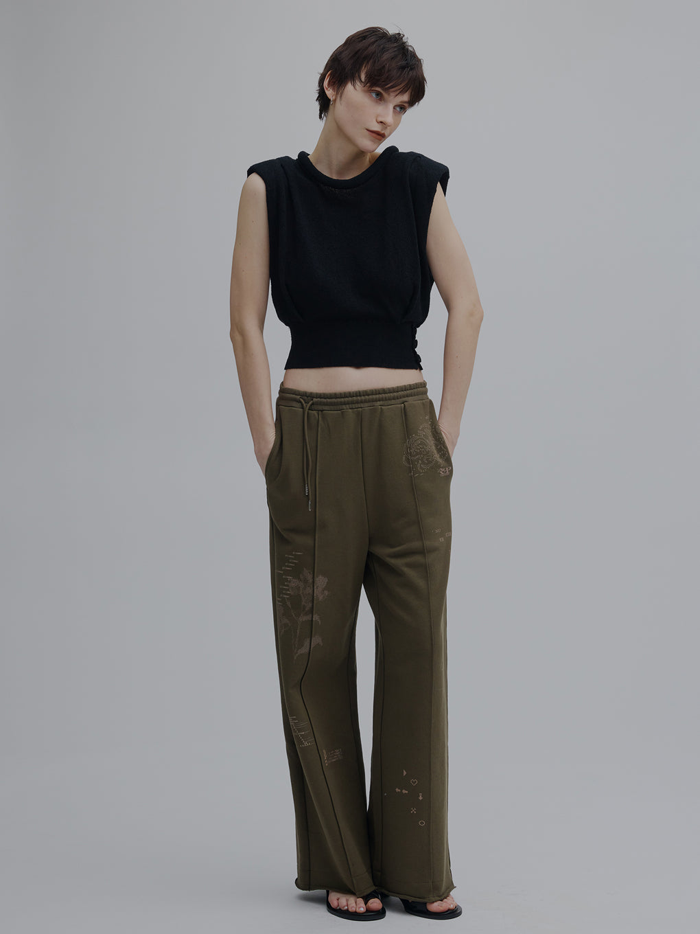 GRAPHIC ART SWEAT PANTS