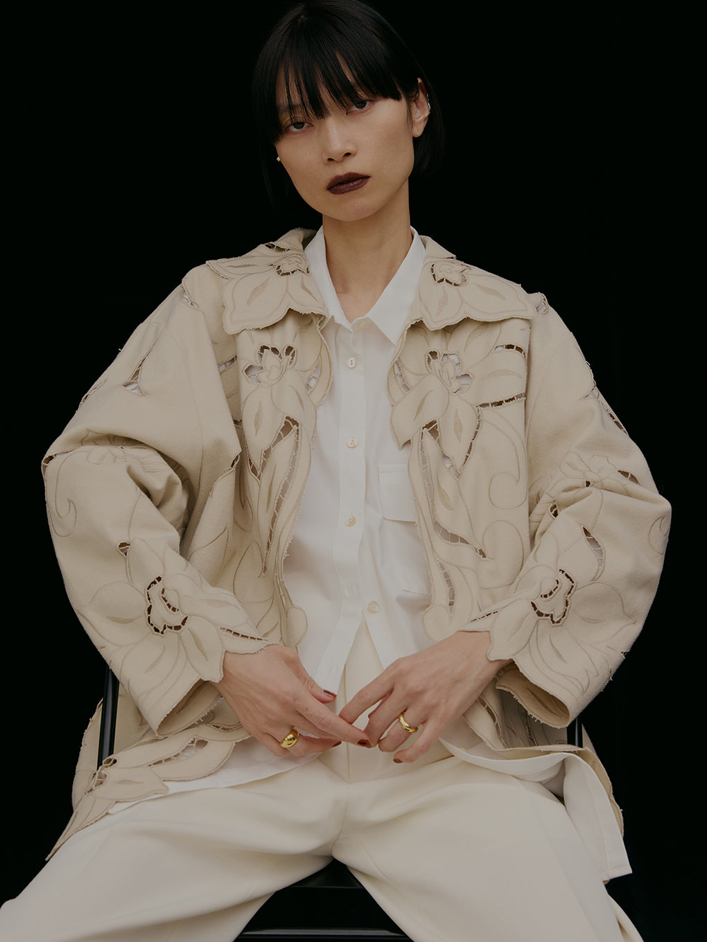 UND SCALLOPE EMBROIDERY OVERSIZE SHIRT 