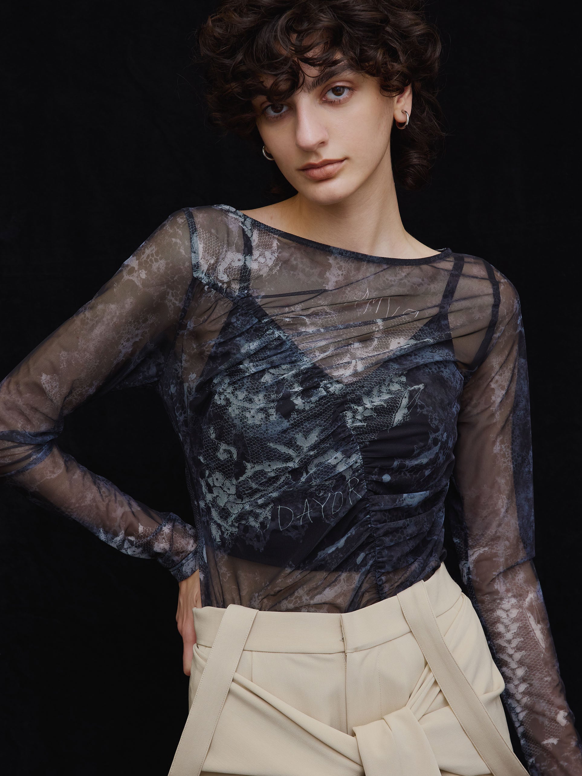 MEDI 2WAY TROMPE L'OEIL LACE PRINT SKIN TOP