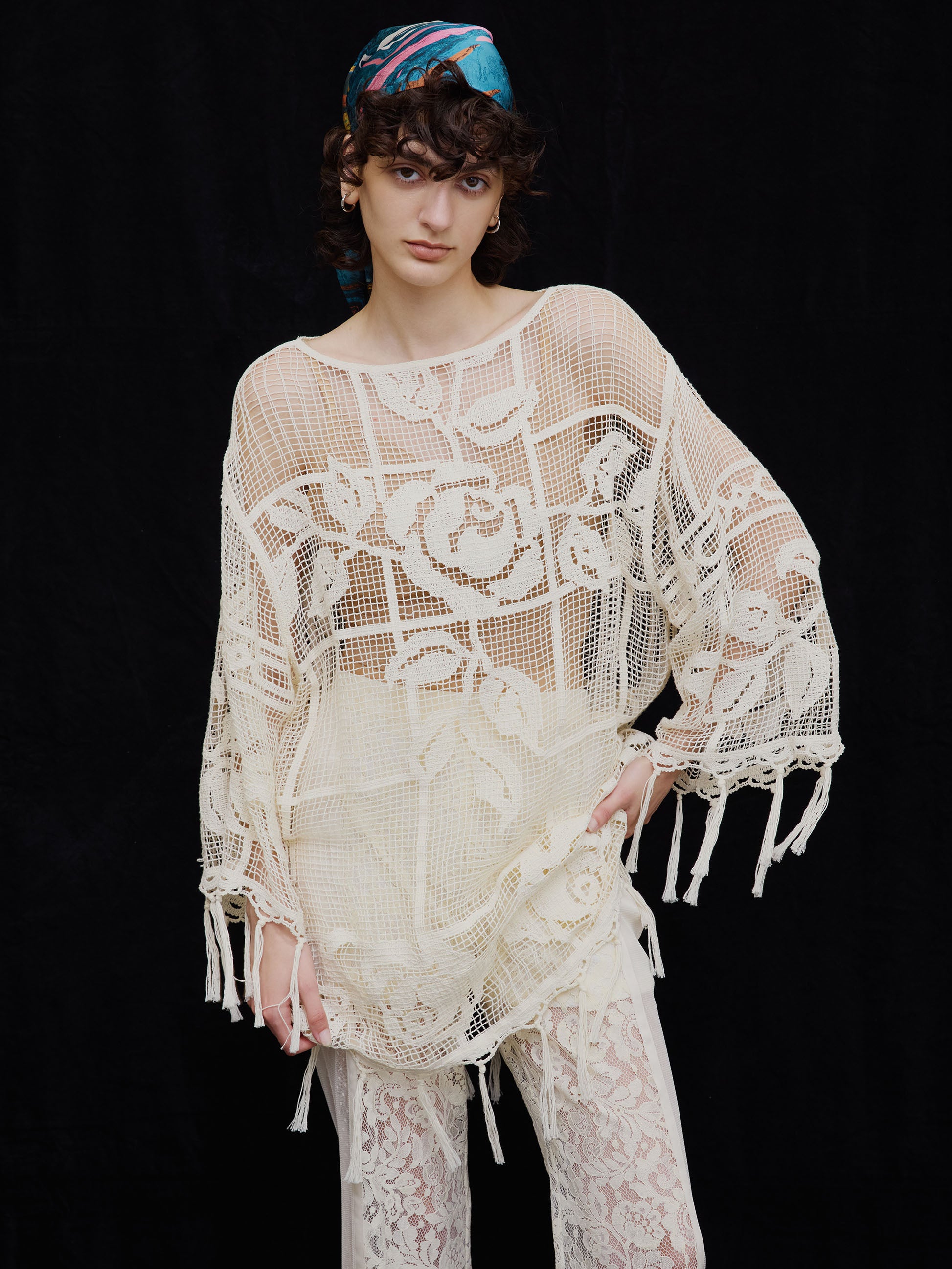 MEDI LOOSE MESH FLOWER KNIT TOPS
