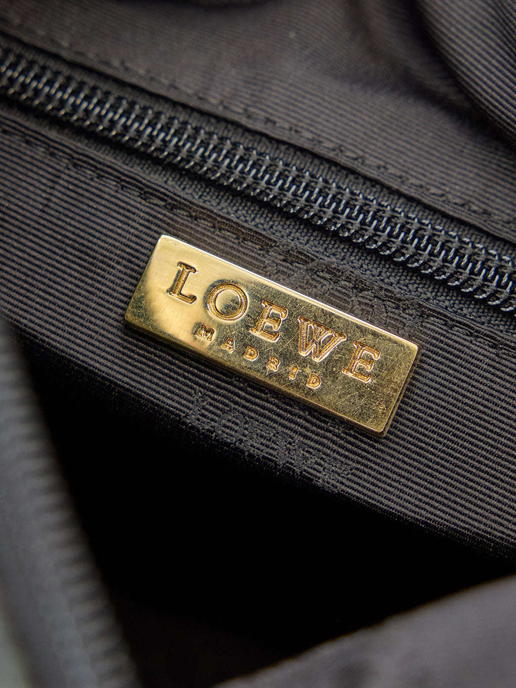 LOEWE アナグラム柄ショルダーバッグ