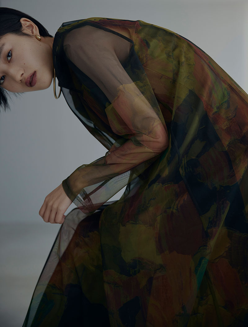 UND GYPSUM ART DRESS