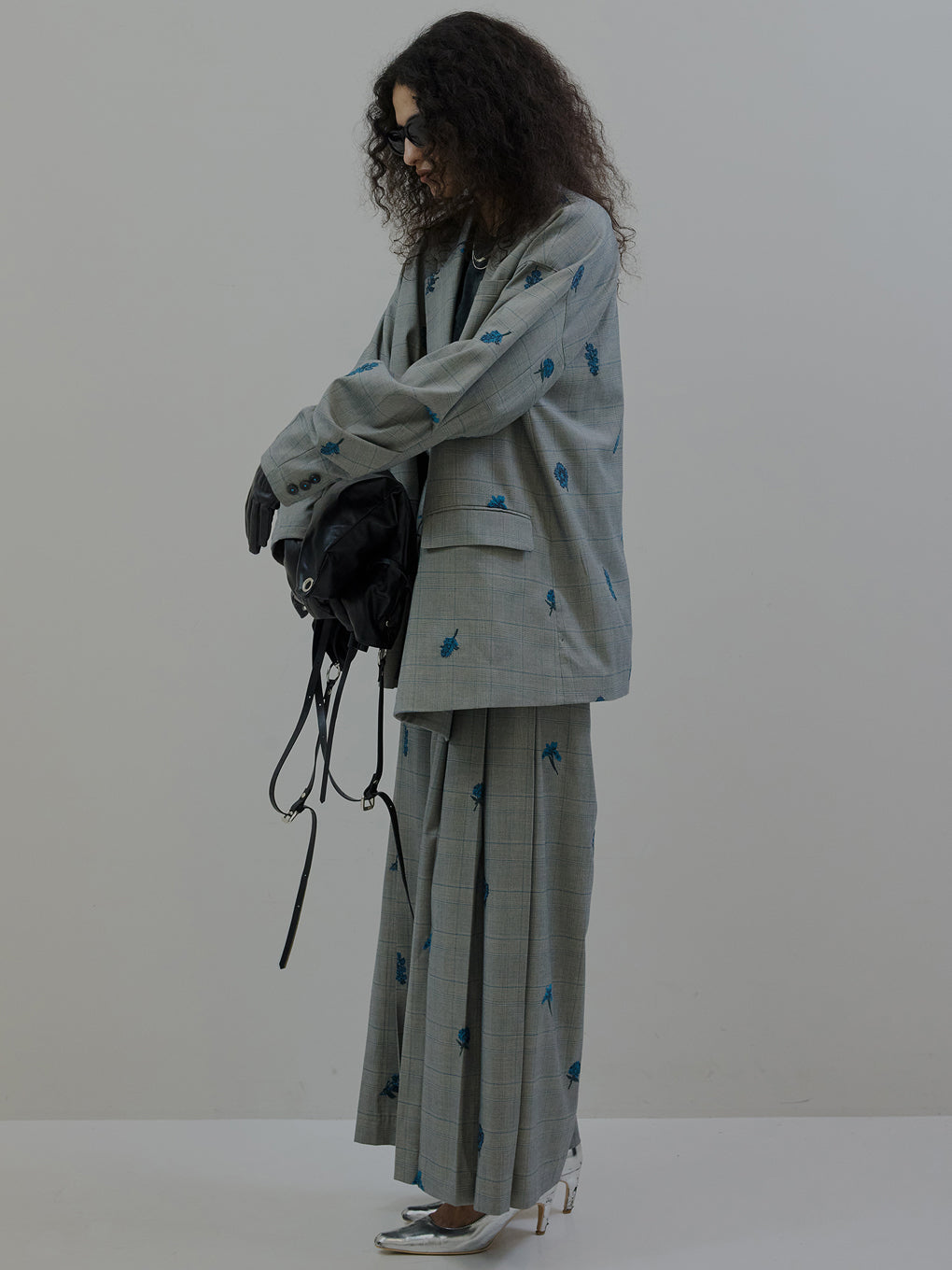 CHECK FLOWER PLEATS PANTS