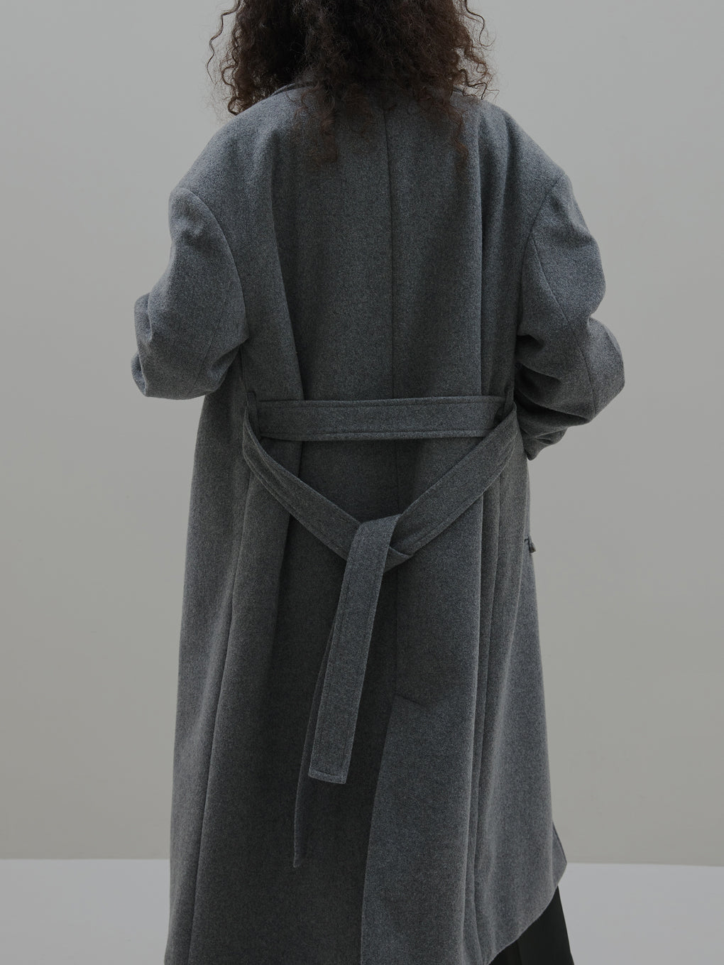 WIDE SHOULDER WOOL CHESTER COAT