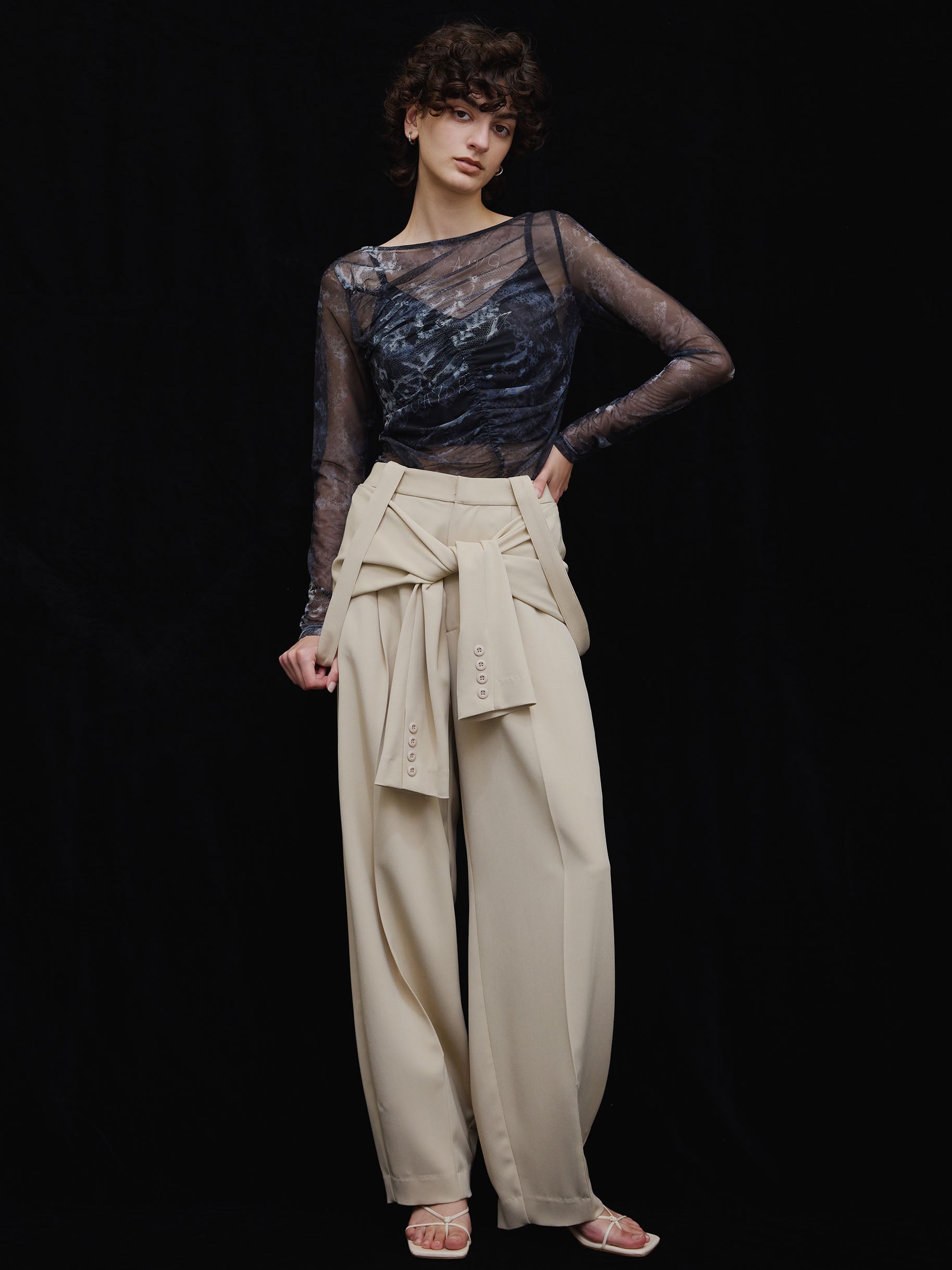 MEDI 2WAY TROMPE L'OEIL LACE PRINT SKIN TOP