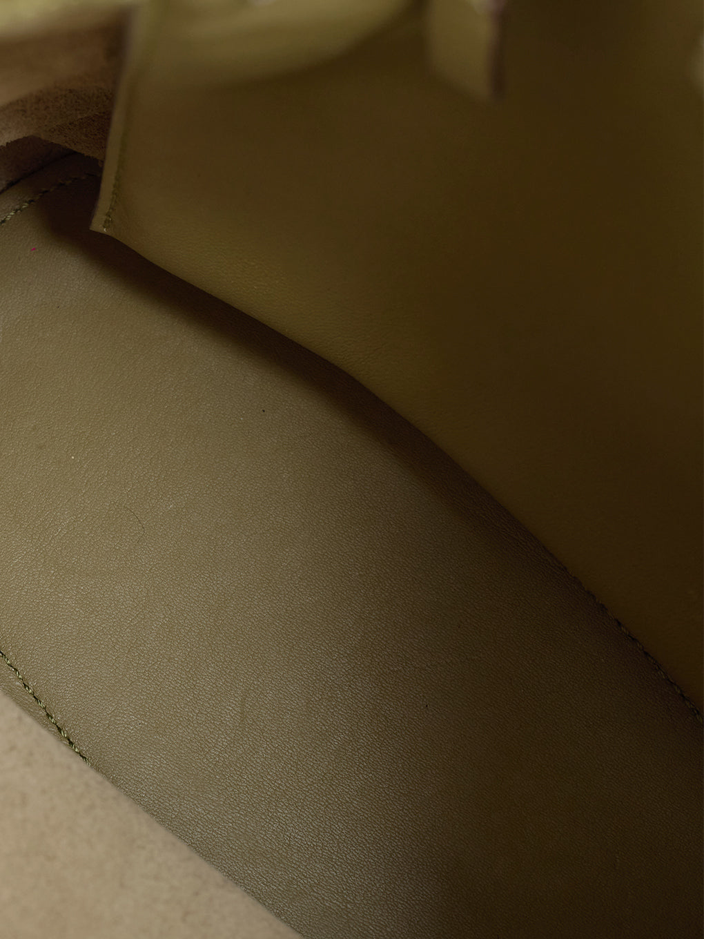 LOEWEレザーワンショルダーバッグ