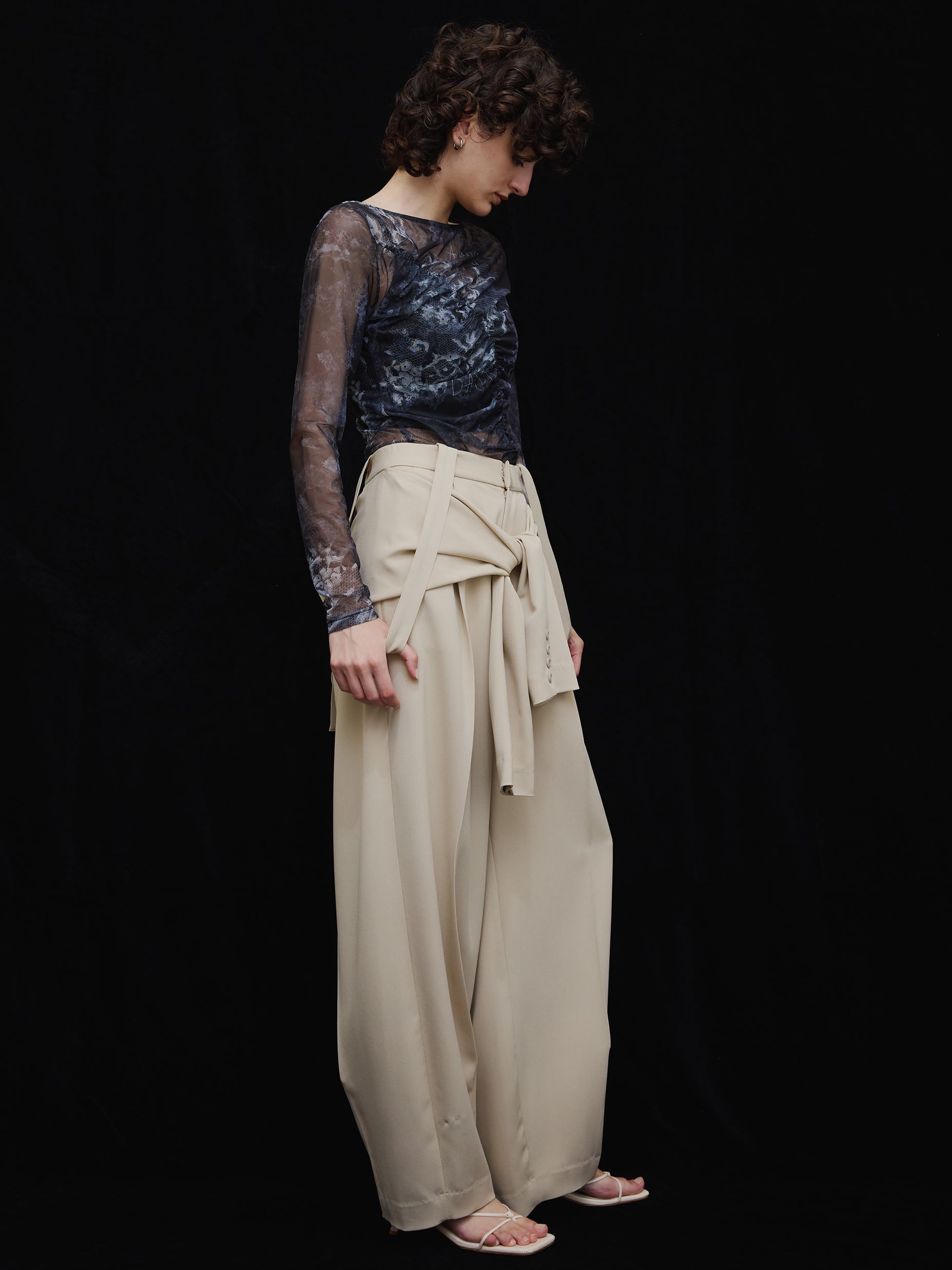 MEDI 2WAY TROMPE L'OEIL LACE PRINT SKIN TOP