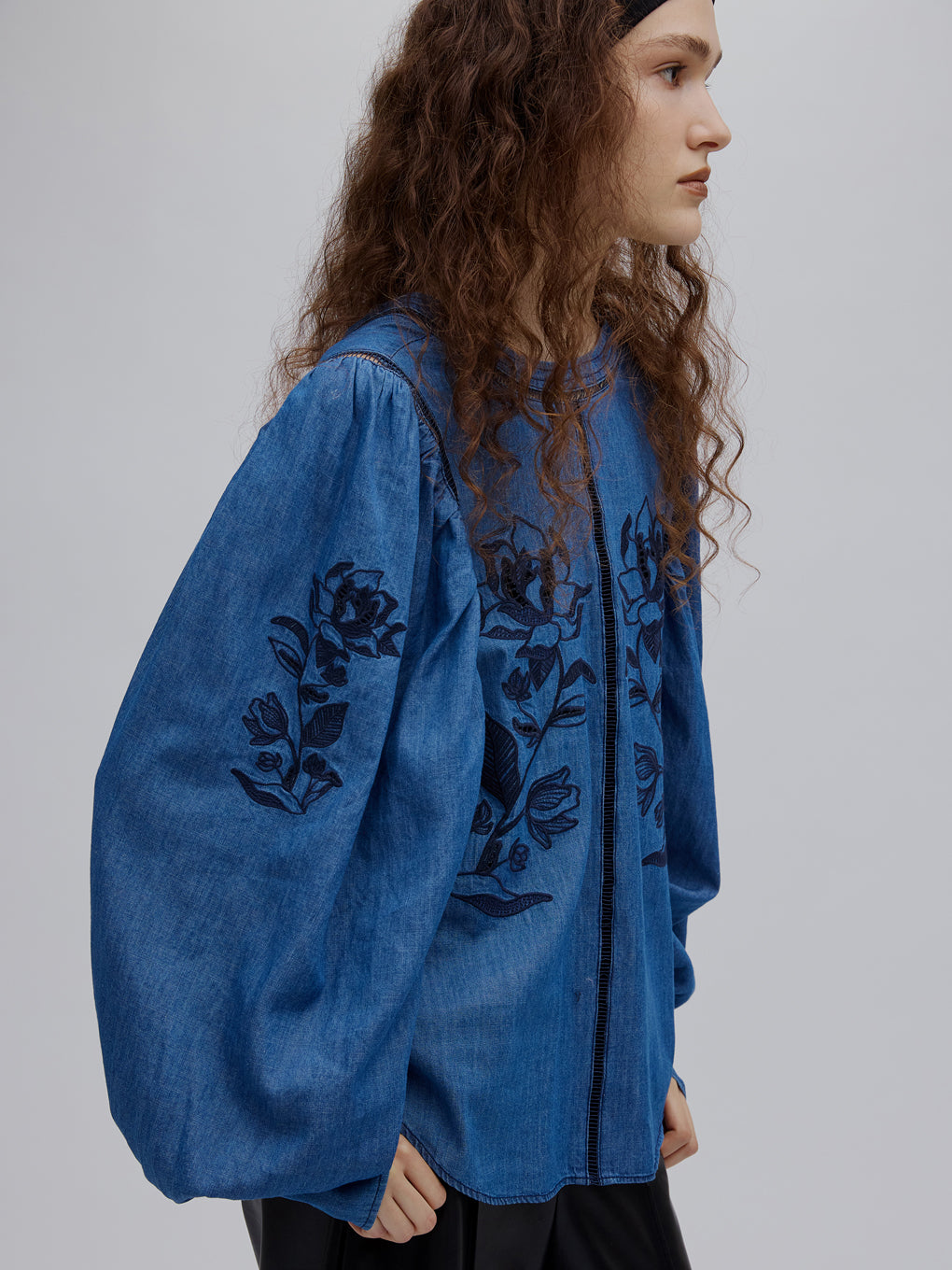 PUFF EMBROIDARY LACE BLOUSE