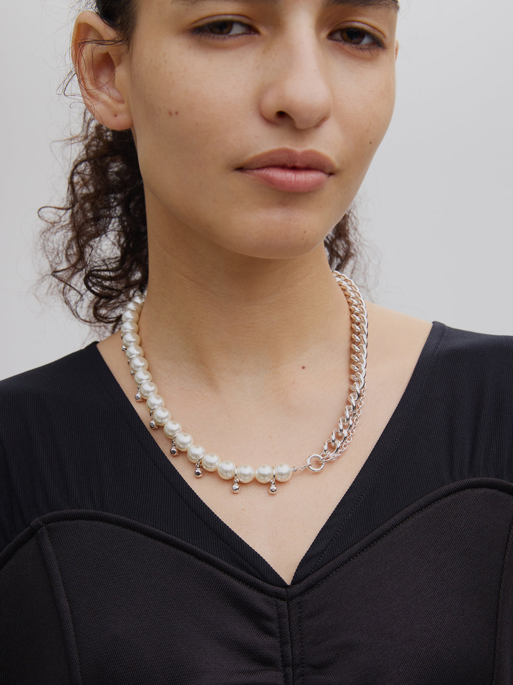 UND NICKEL FREE FAKE PEARL DOCKING CHAIN NECKLACE