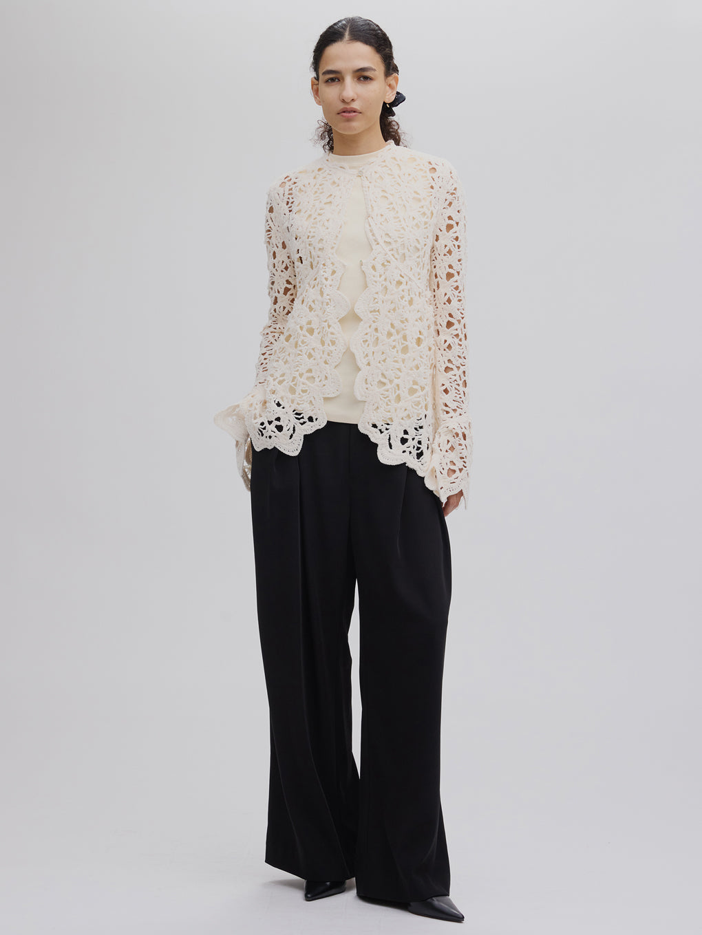 UND VELOUR LACE PEPLUM KNIT TOP