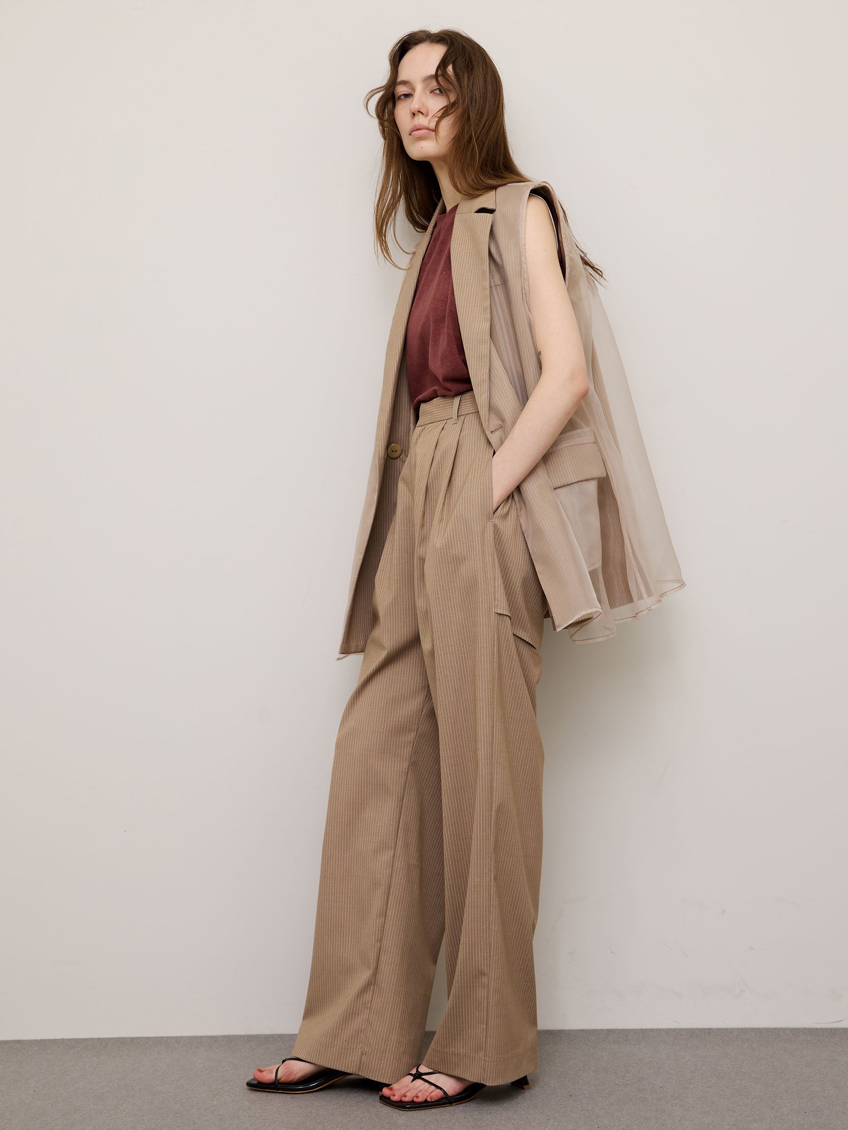 MEDI BACK SLIT PANTS