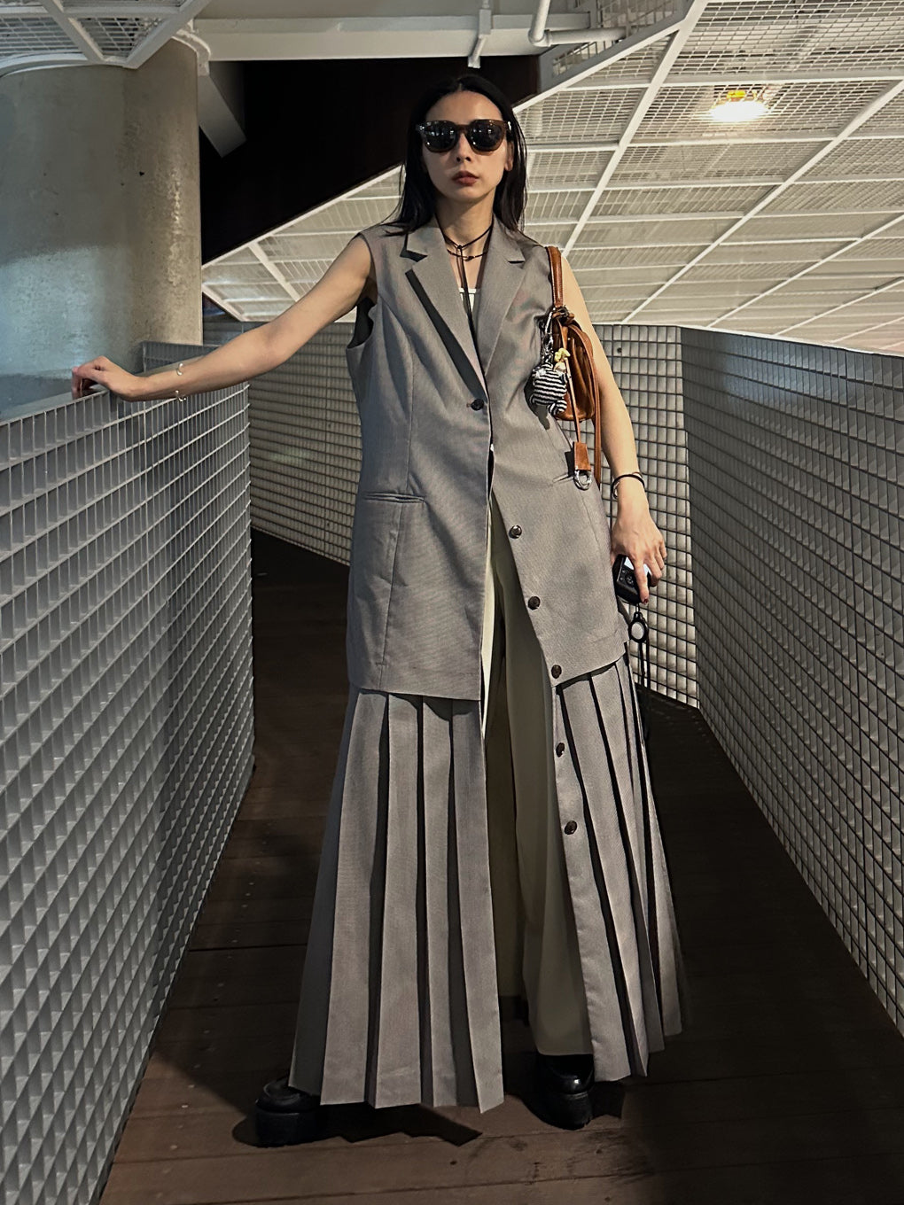 PLEATED SKIRT DOCKING SUIT DRESS