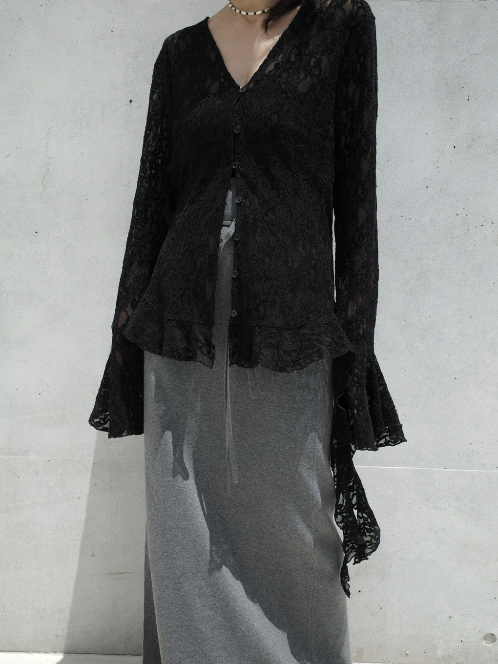 UND 2WAY CUT LACE FRILL TOP
