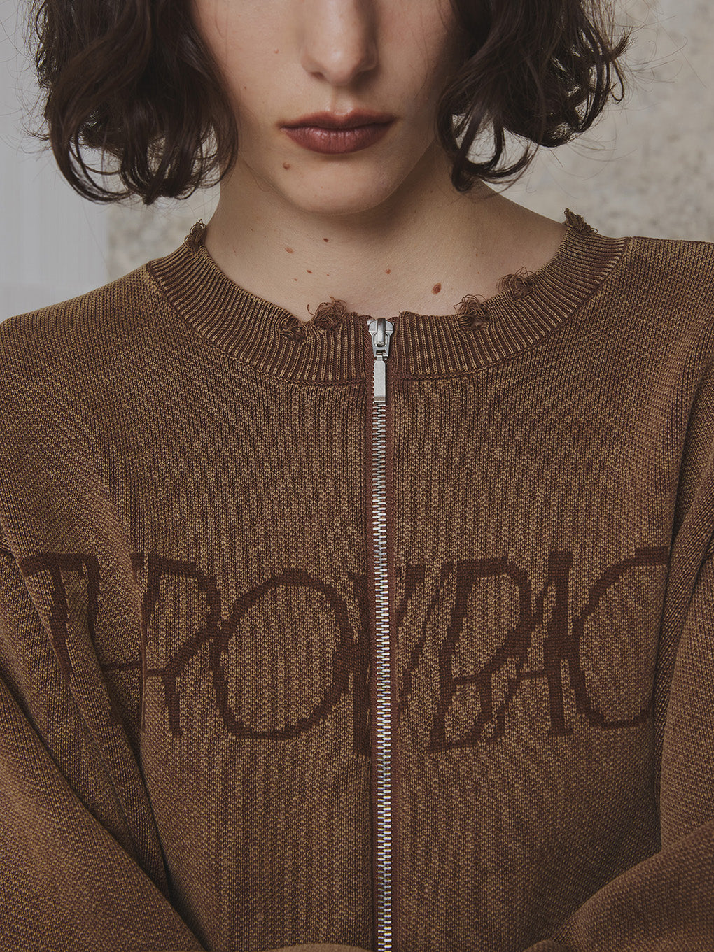 DAMAGE LOGO SHORT KNIT TOP