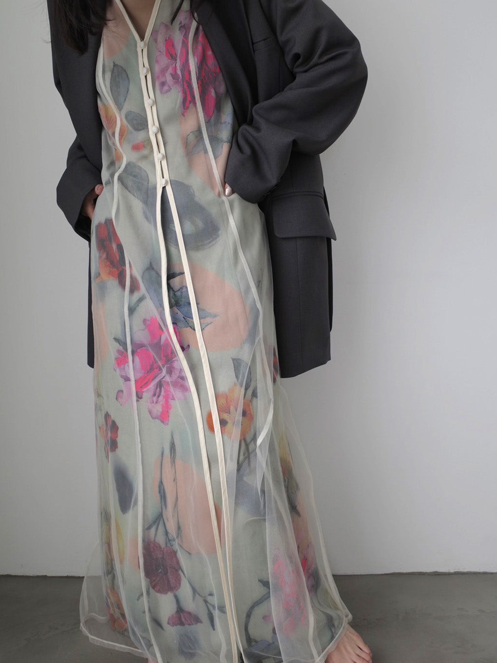 UND GRACE CHIFFON VEIL DRESS