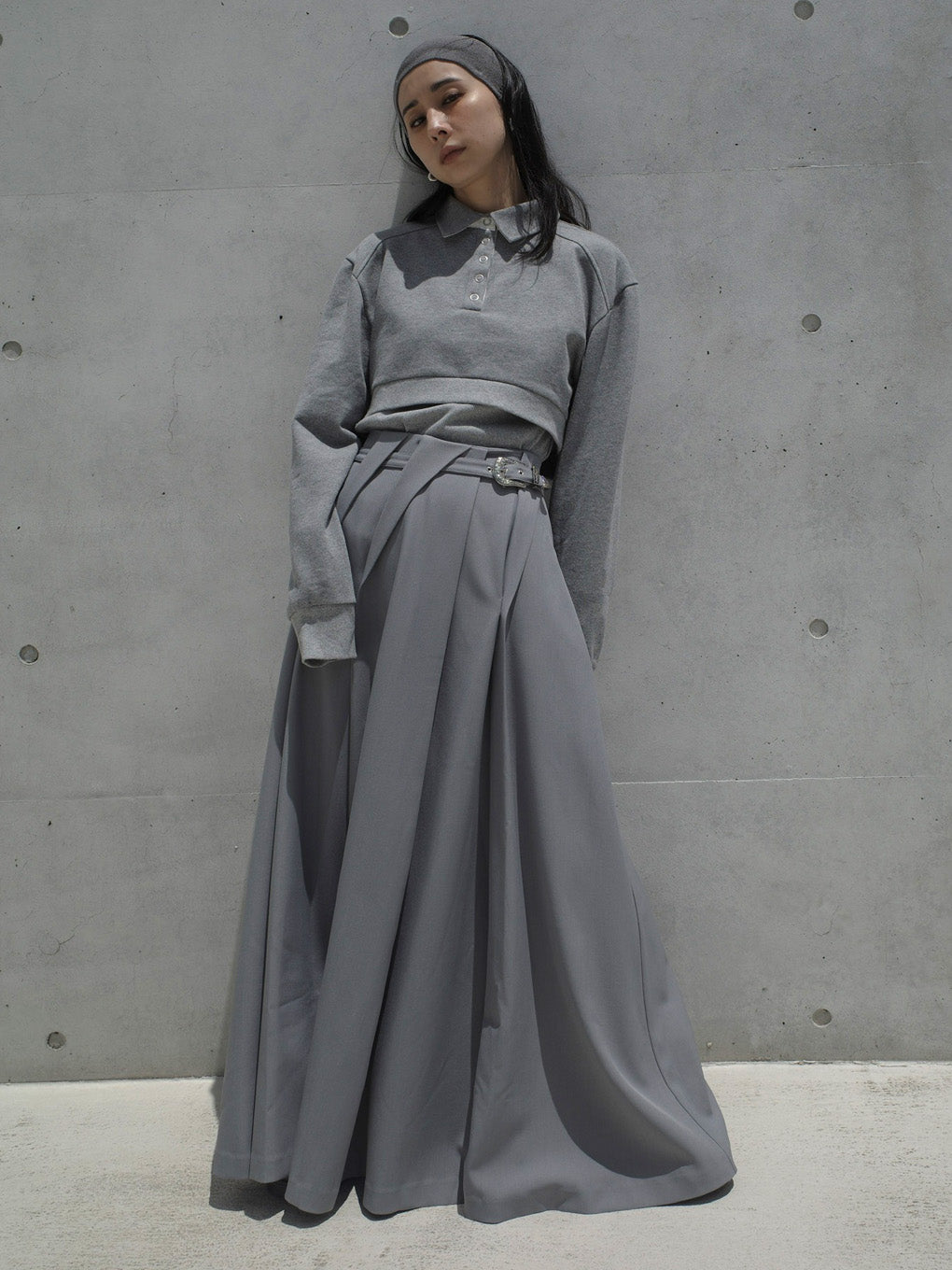 UND RANDOM TUCK FLARE SKIRT