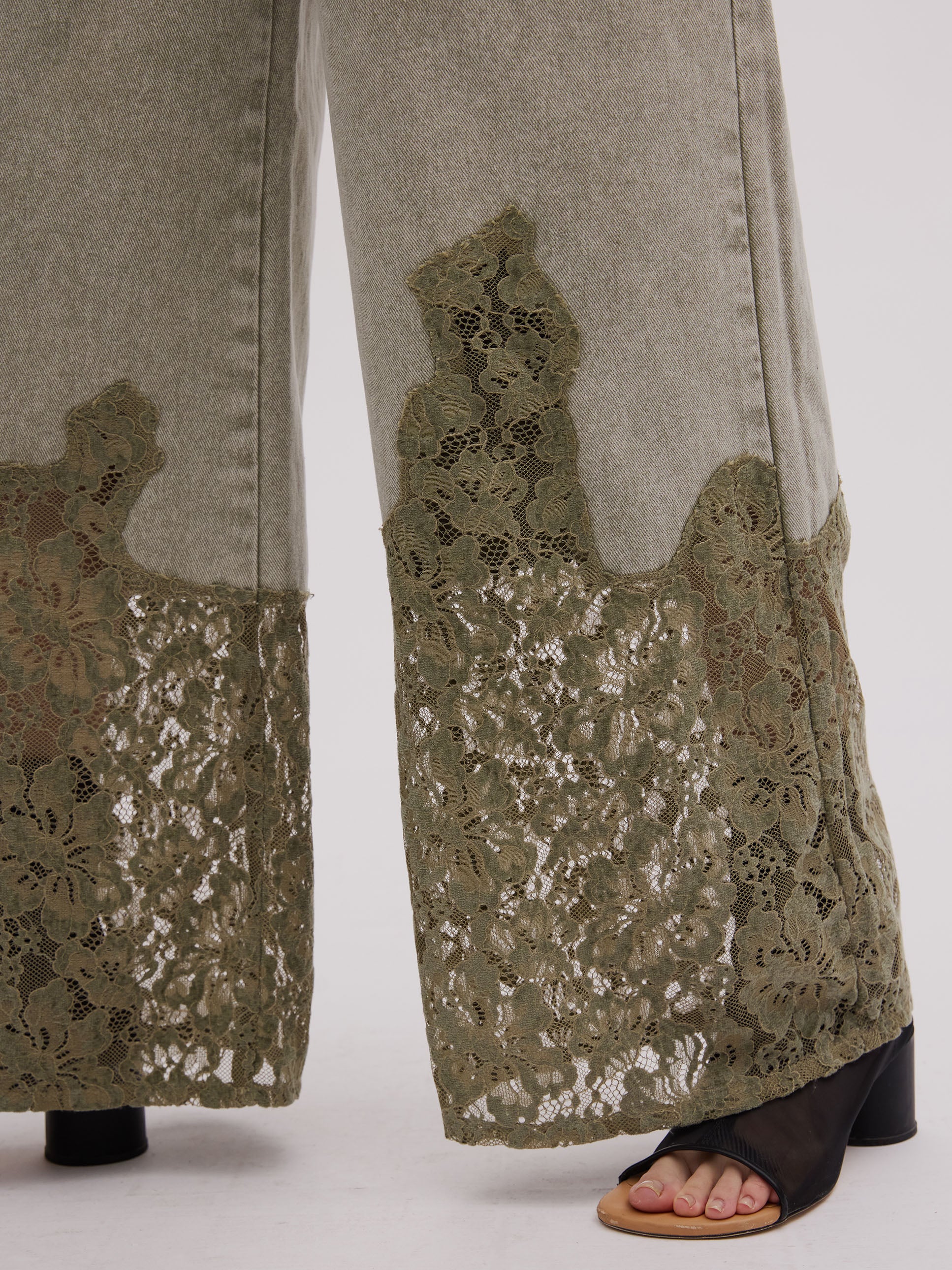 LACE DOCKING FADE DENIM PANTS
