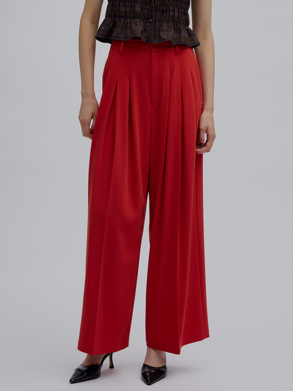 MODERN BALANCE TUCK PANTS