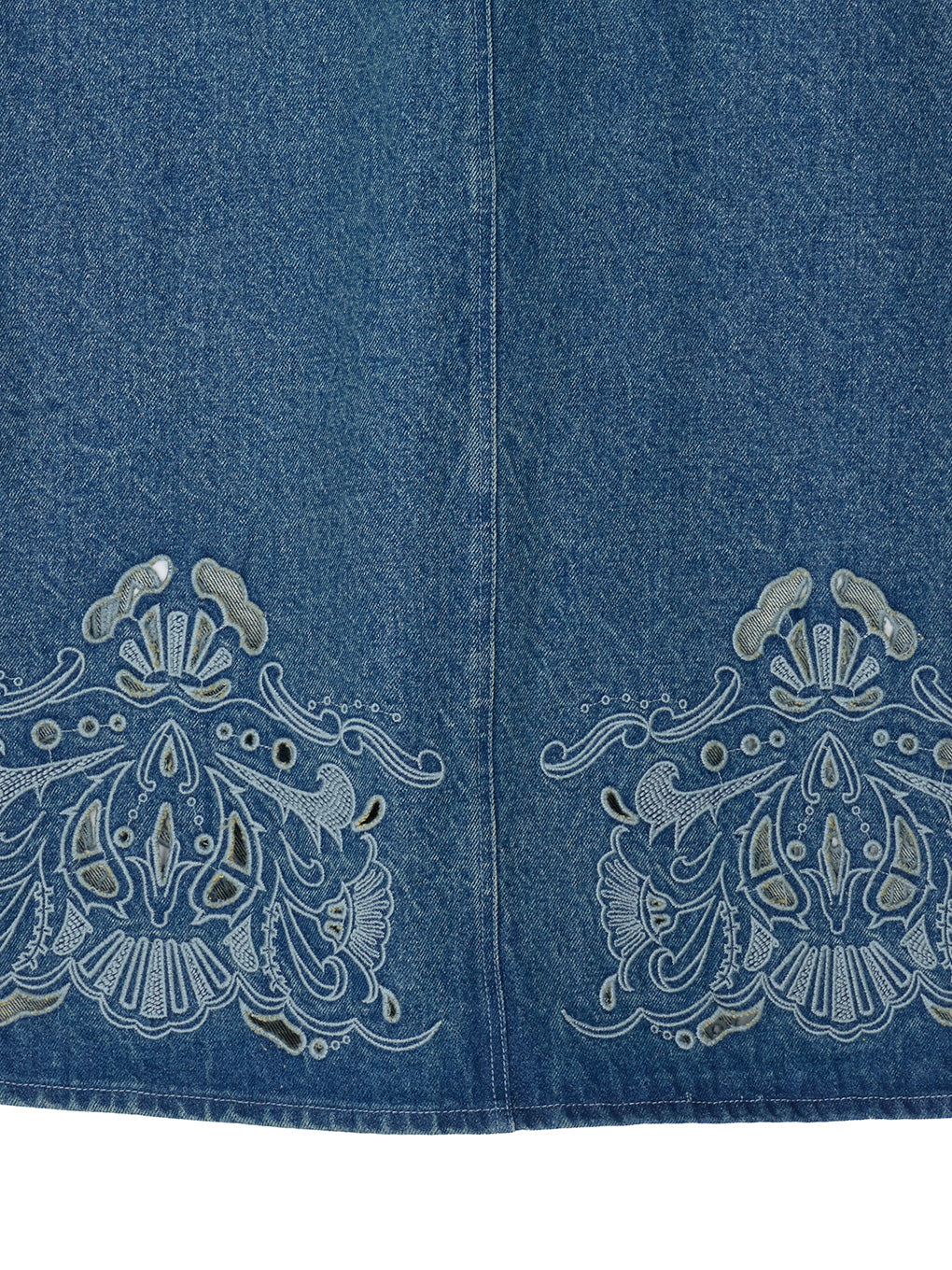 UND CUTWORK EMBROIDERY DENIM SKIRT