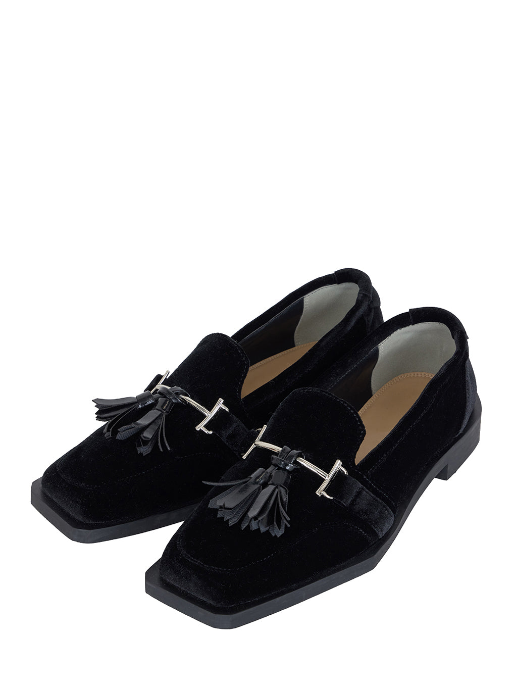 UND ANGULAR SOLE TASSEL LOAFER