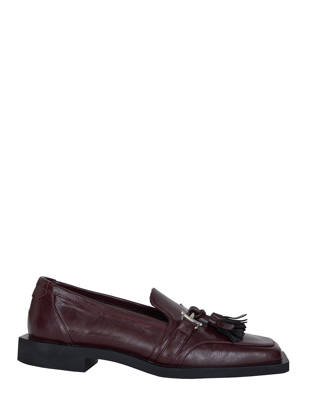 UND ANGULAR SOLE TASSEL LOAFER