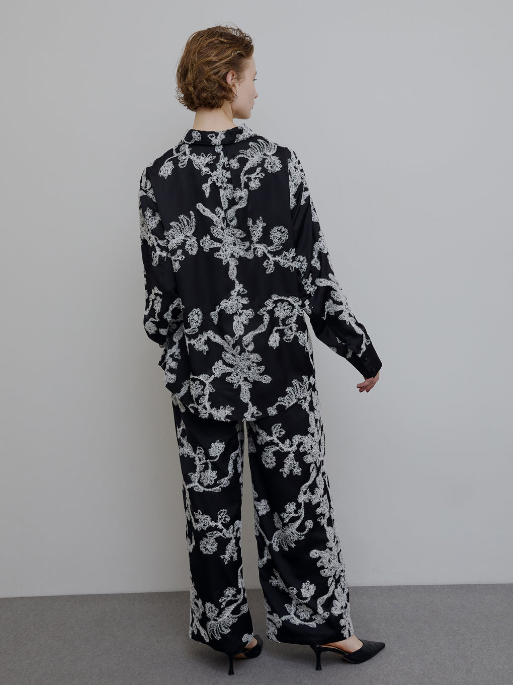 MOLE YARN EMBROIDERY SATIN SHIRT