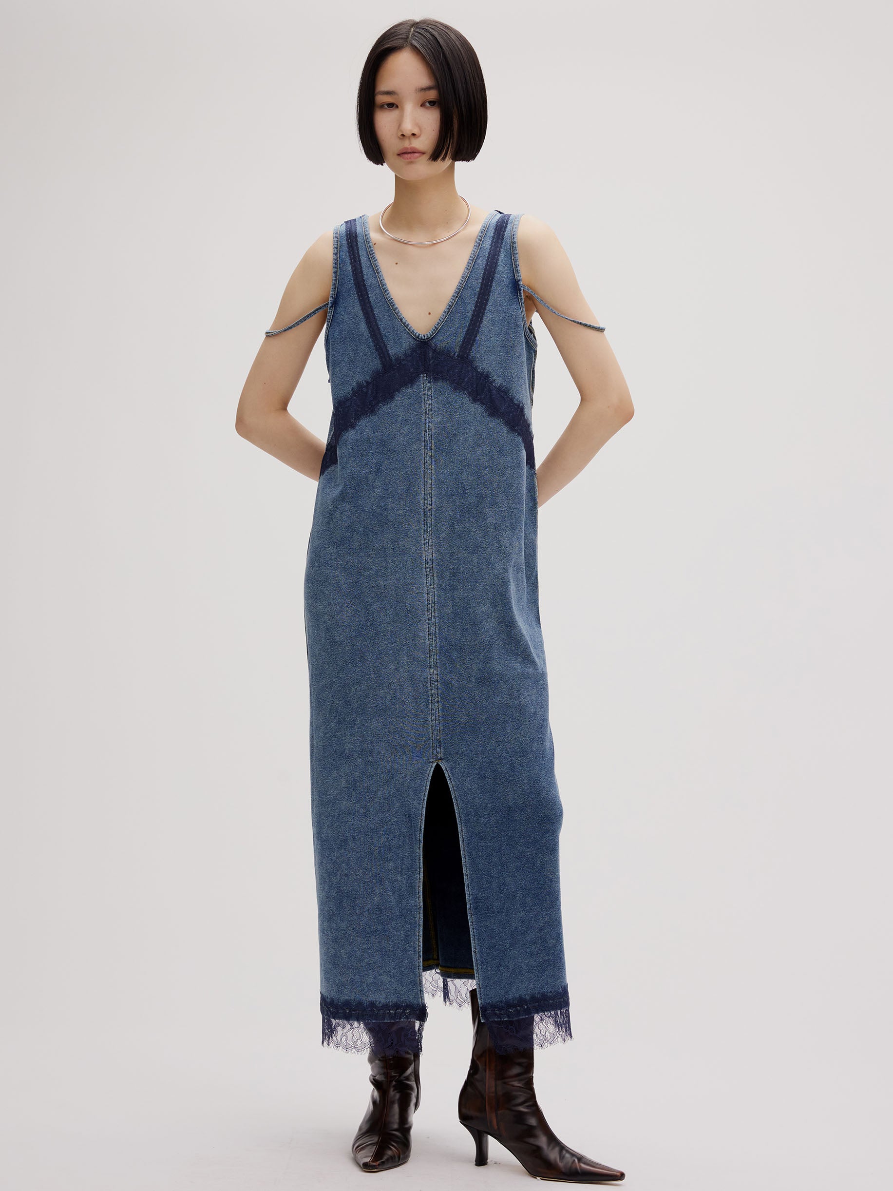 MEDI 2WAY DENIM LIKE LACE DOCKING DRESS