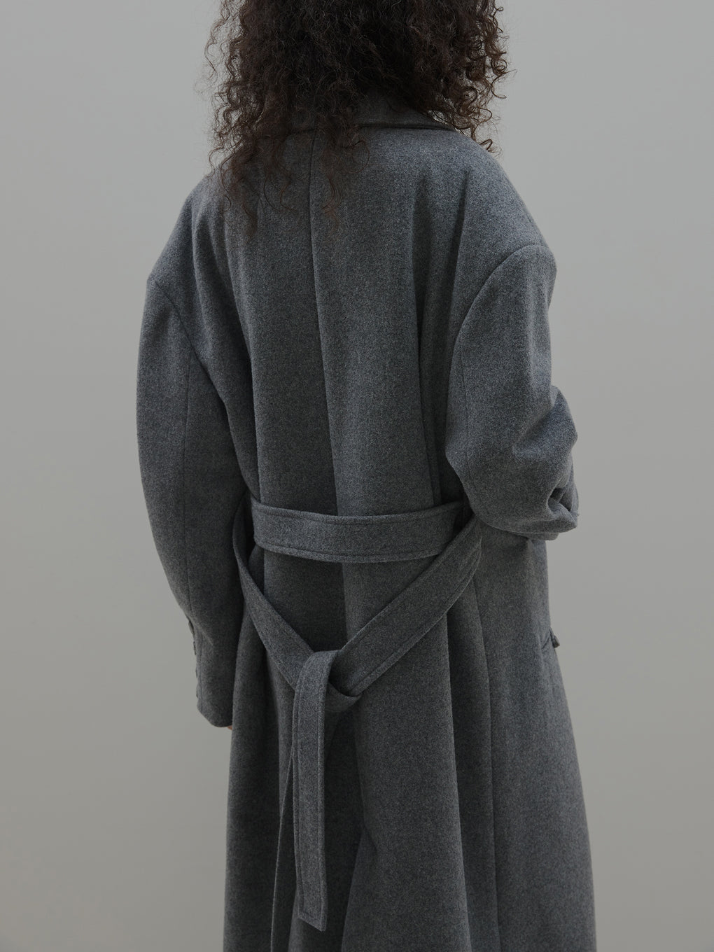 WIDE SHOULDER WOOL CHESTER COAT