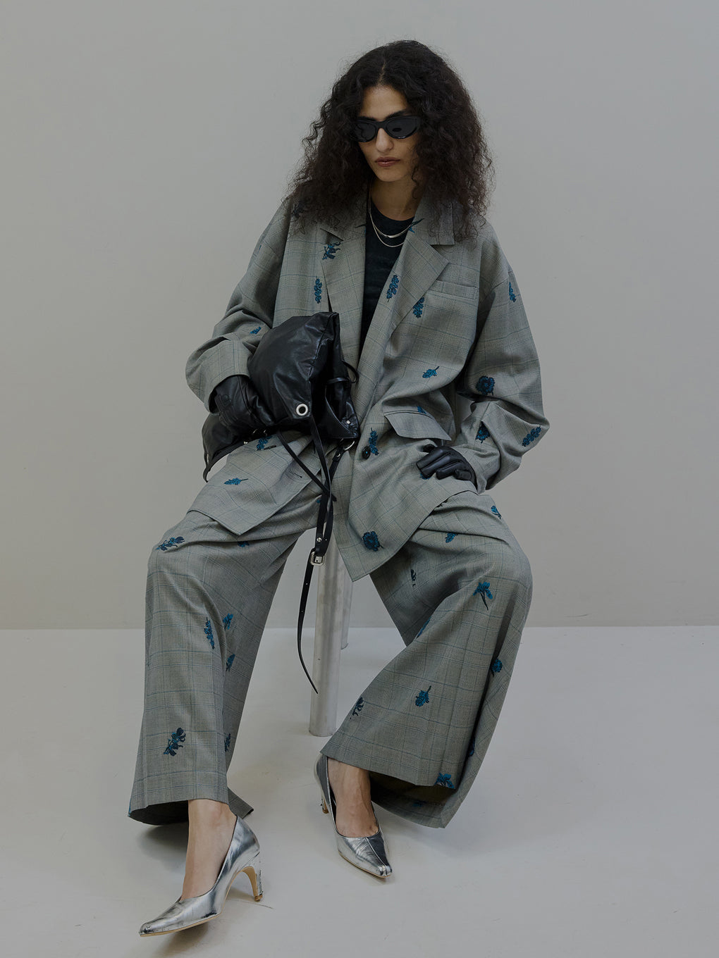 CHECK FLOWER PLEATS PANTS