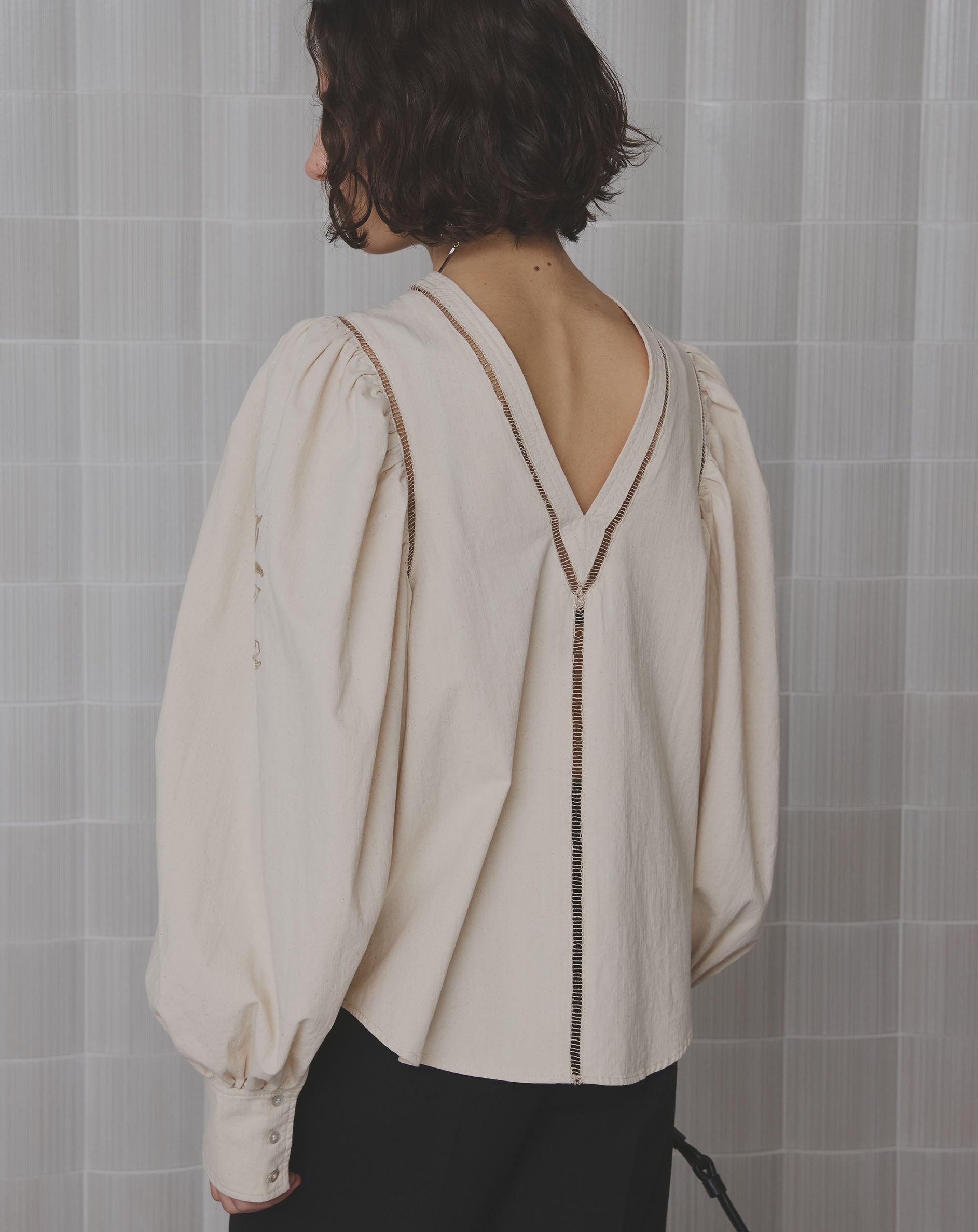 PUFF EMBROIDARY LACE BLOUSE