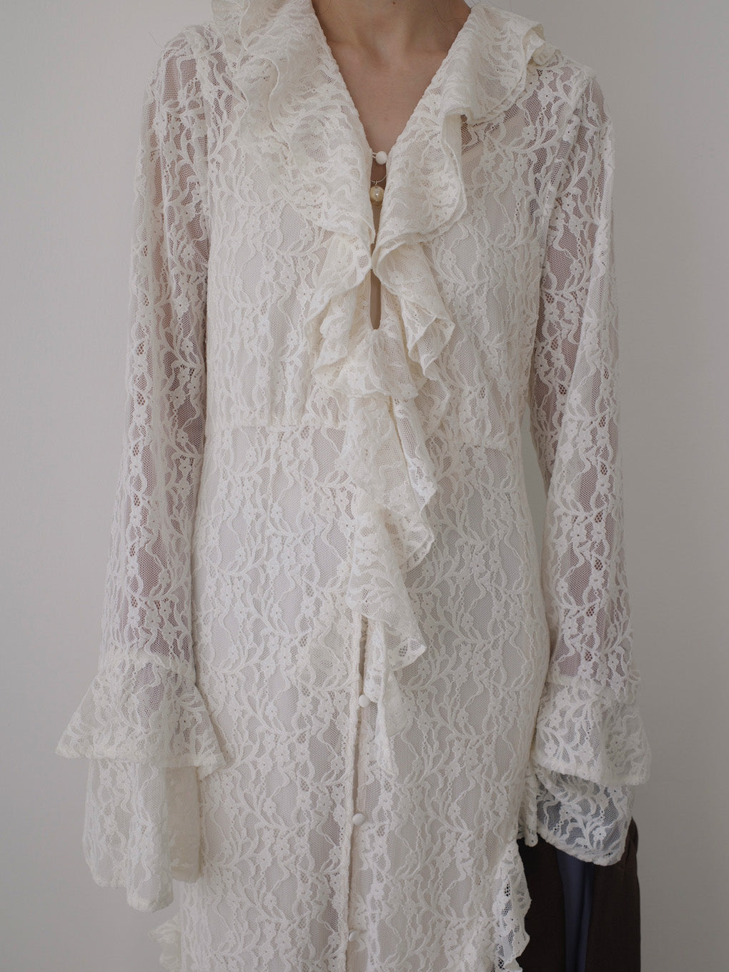 UND 2WAY CUT LACE FRILL DRESS