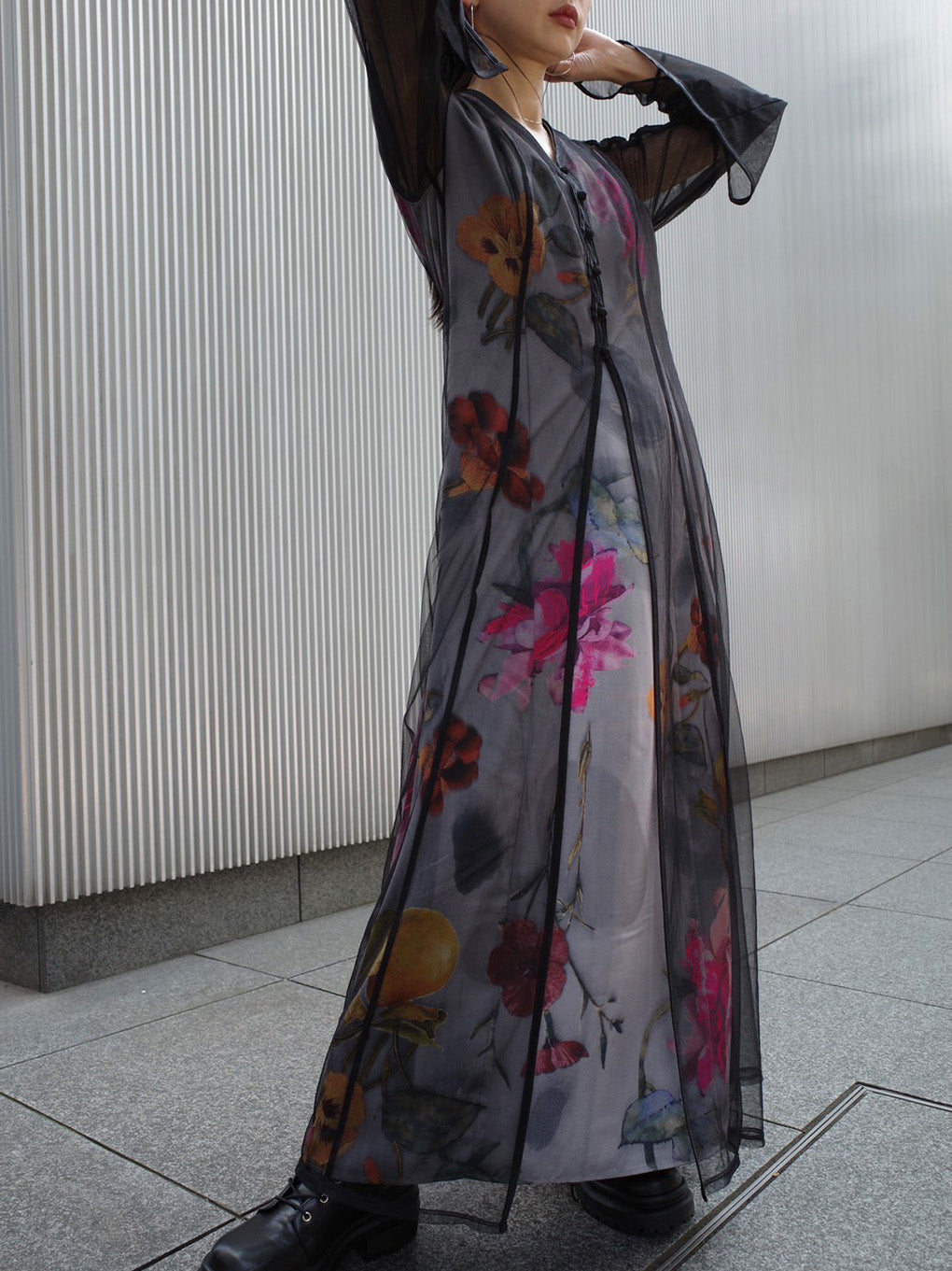 UND GRACE CHIFFON VEIL DRESS