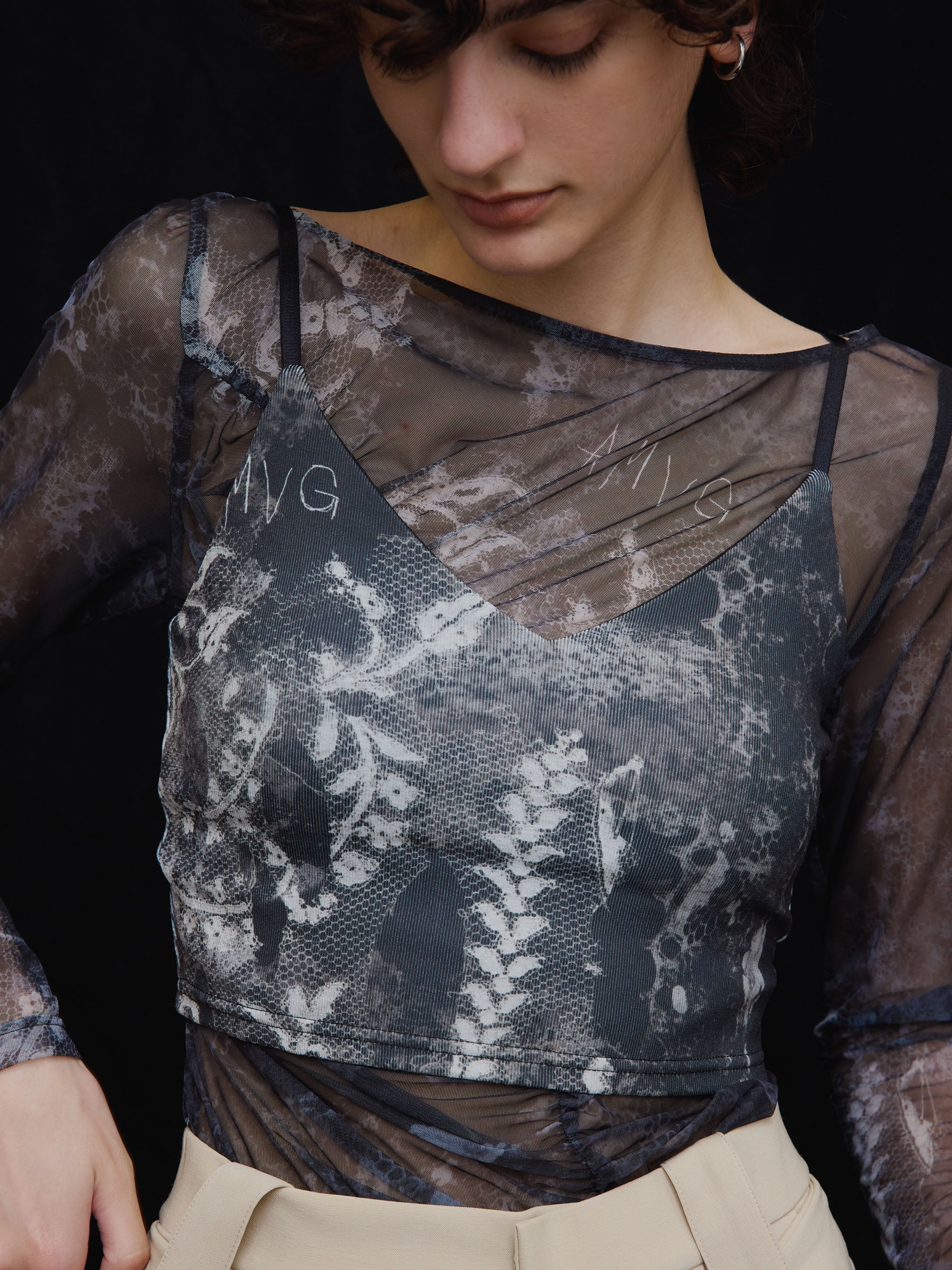 MEDI 2WAY TROMPE L'OEIL LACE PRINT SKIN TOP
