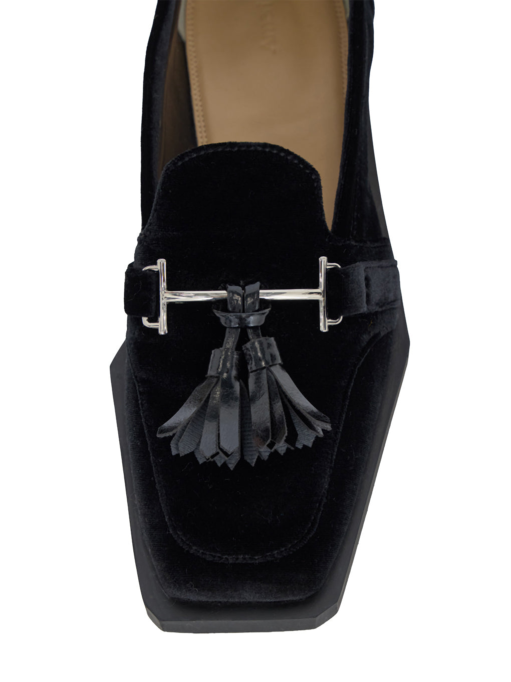 UND ANGULAR SOLE TASSEL LOAFER