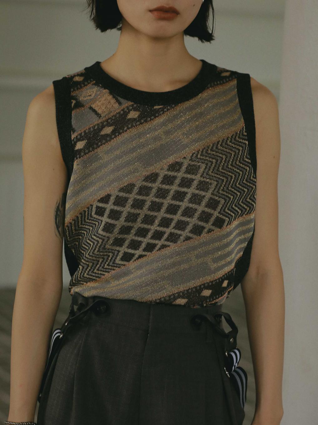 GEOMETRIC GLITTER KNIT TOP 