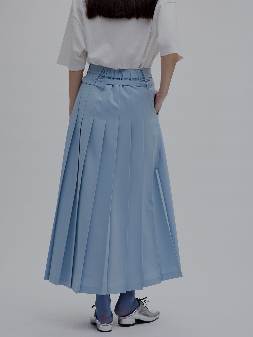 MEDI LOW BELT PLEATS SKIRT