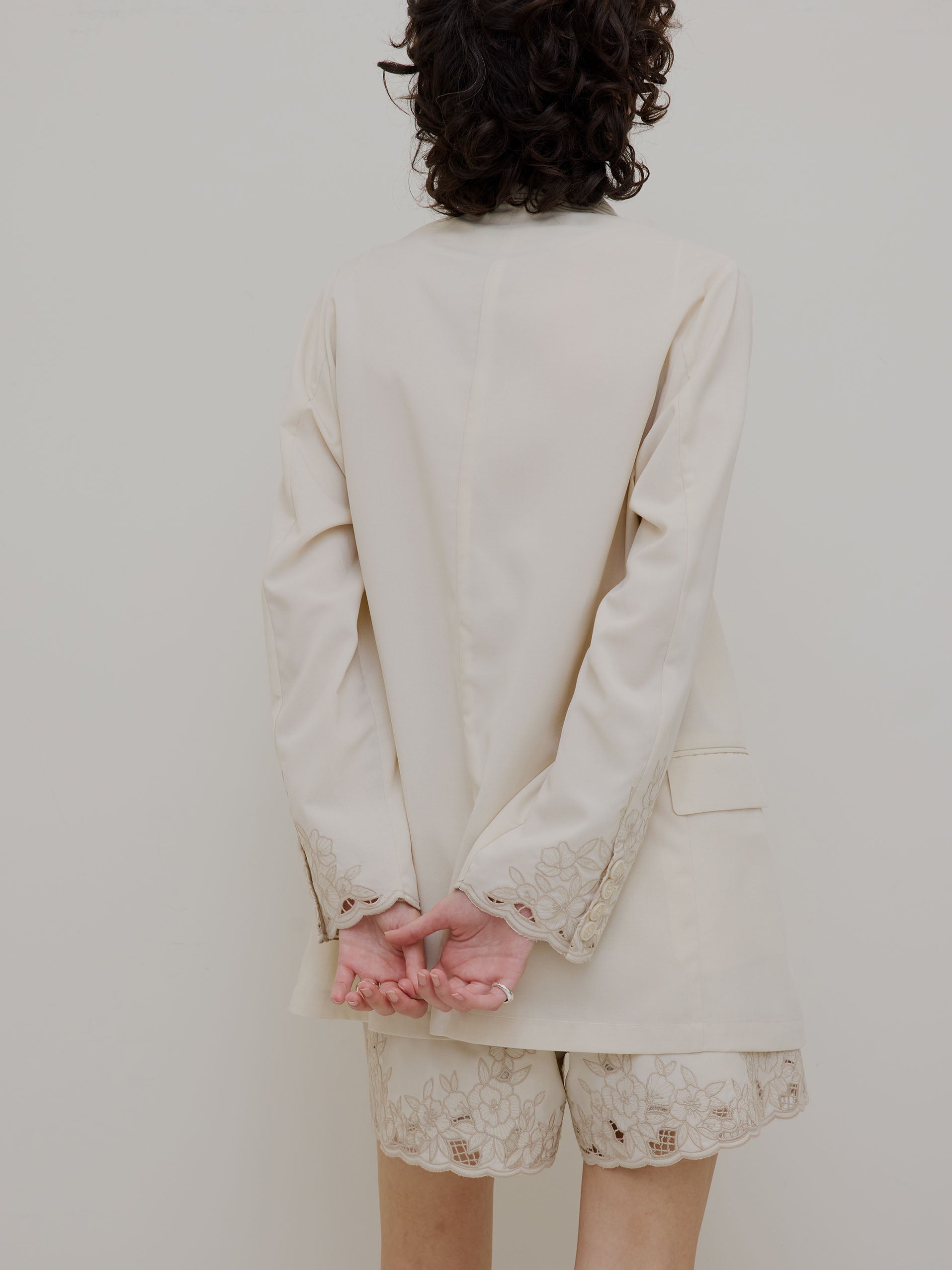 MEDI LACE EMBROIDERY COLLAR JACKET