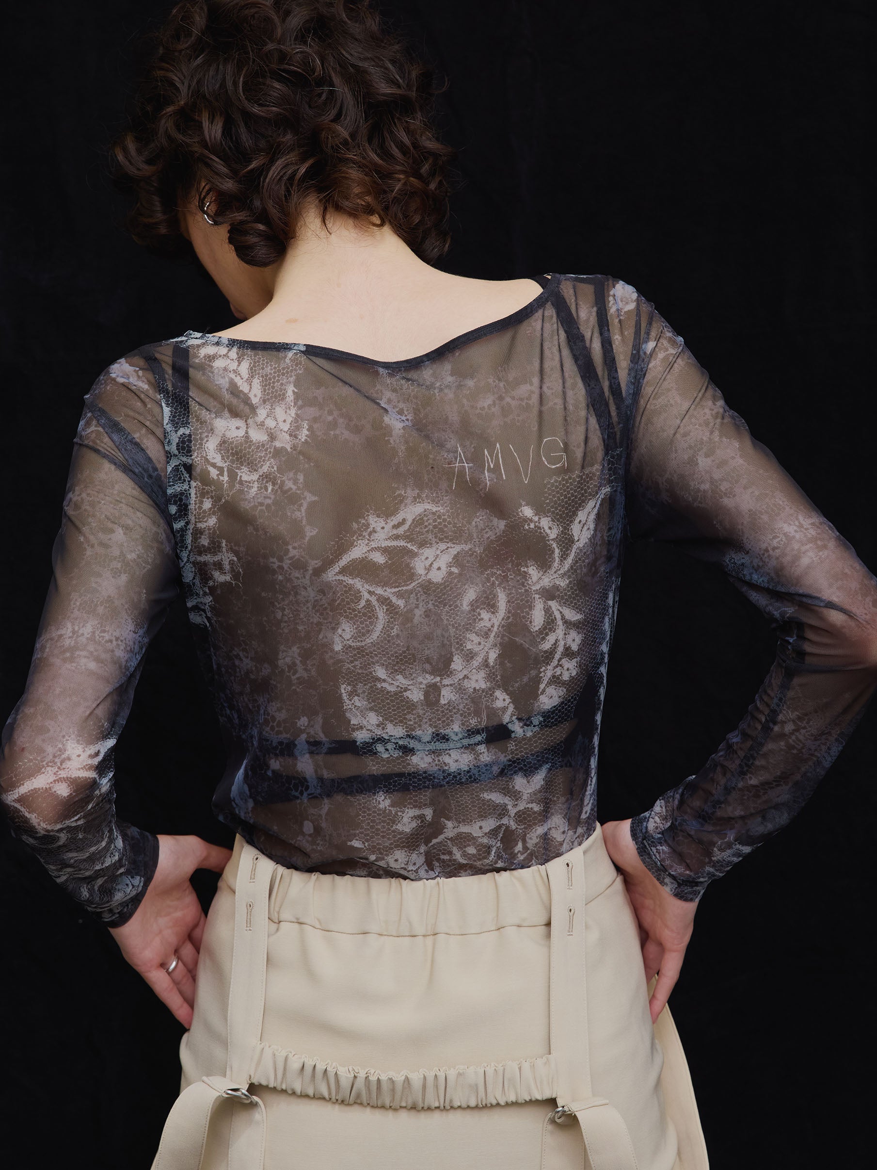 MEDI 2WAY TROMPE L'OEIL LACE PRINT SKIN TOP