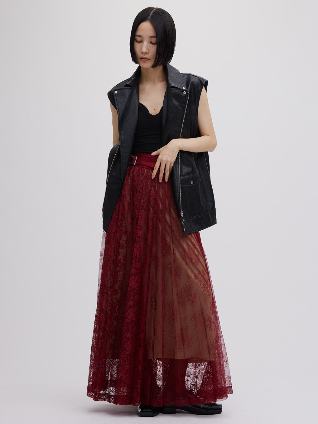 LAYERED LACE PLEATS SKIRT