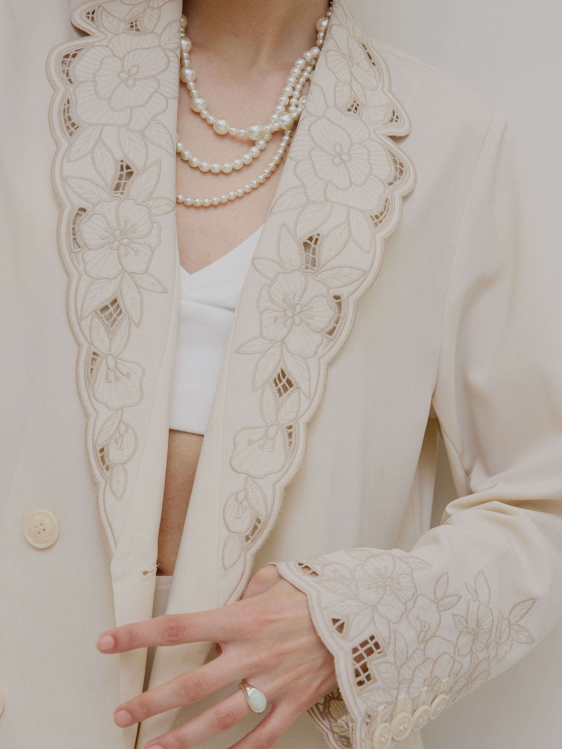 MEDI LACE EMBROIDERY COLLAR JACKET