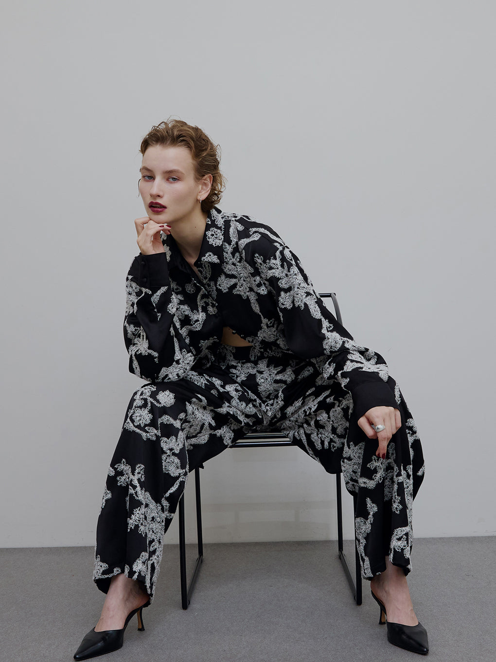 MOLE YARN EMBROIDERY SATIN SHIRT