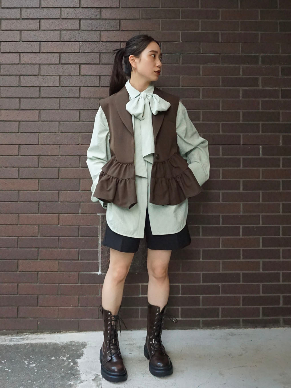 UND UNEVENNESS TIE BLOUSE
