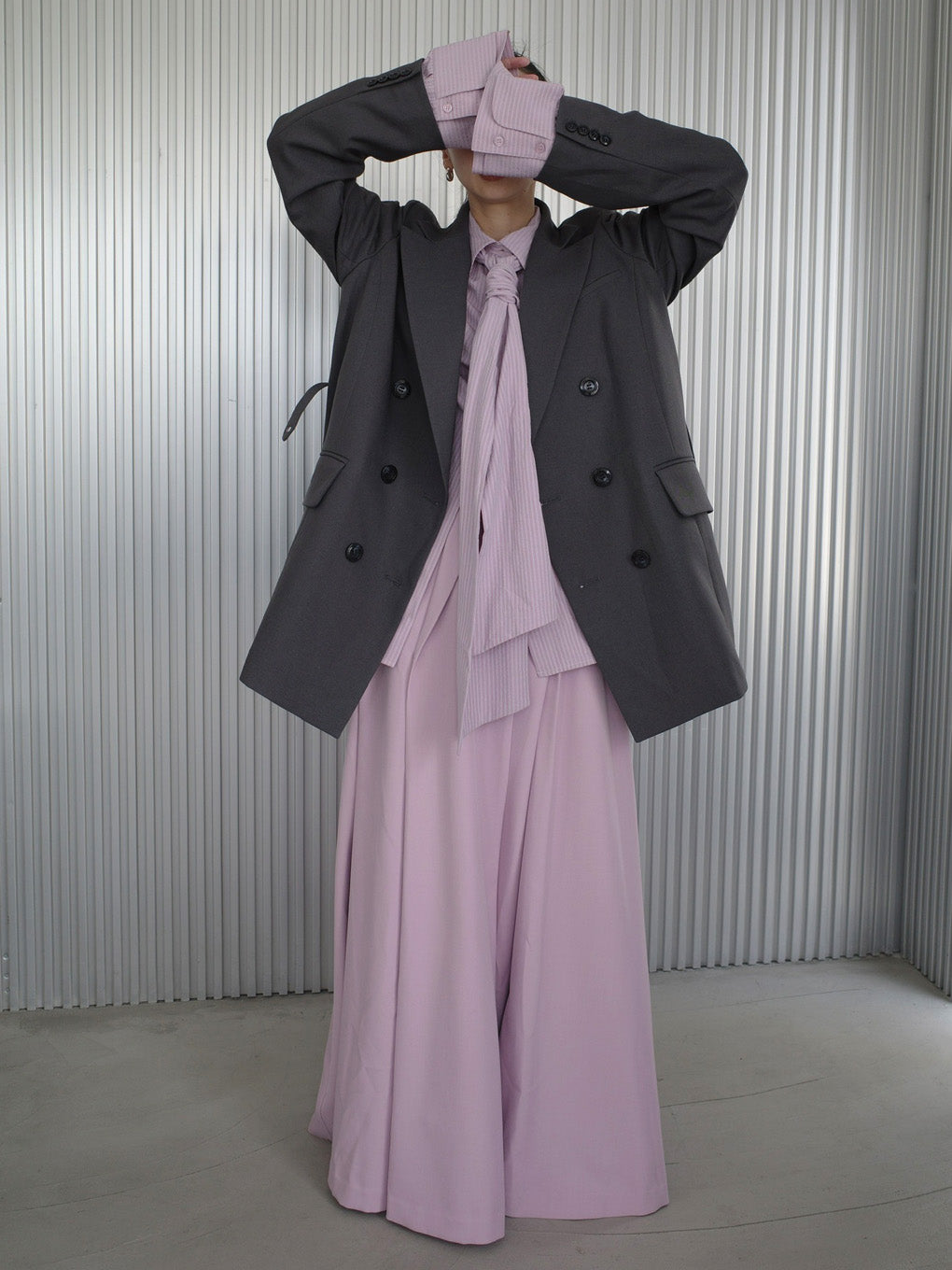 UND RANDOM TUCK FLARE SKIRT