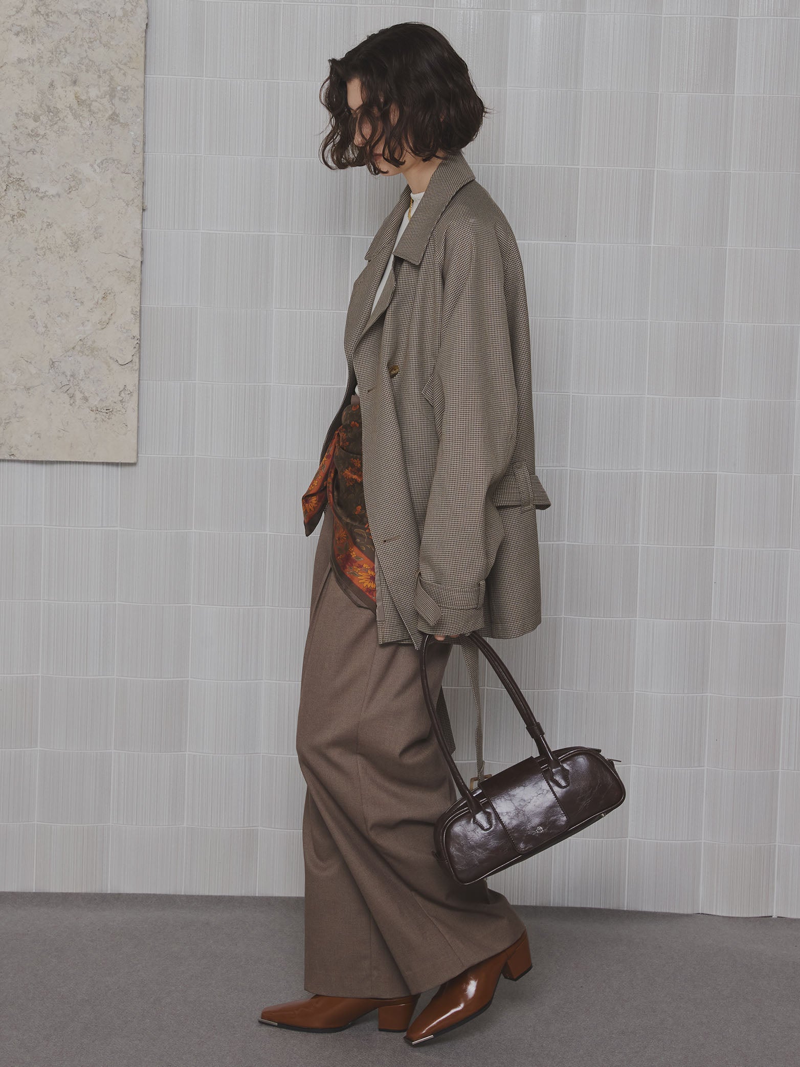 LOOSE STRAIGHT TUCK PANTS