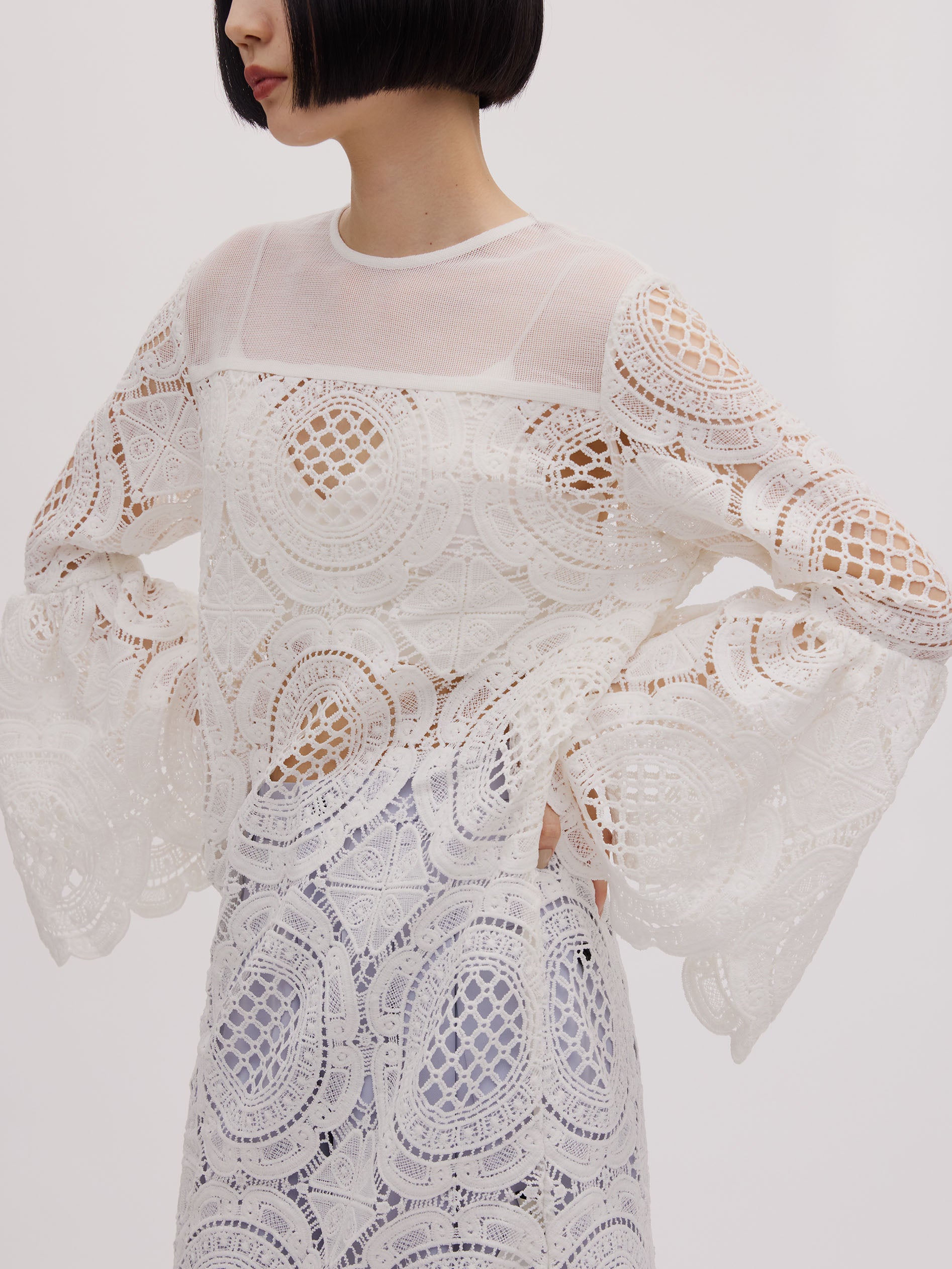 MEDI INDIAN BIG LACE DRESS
