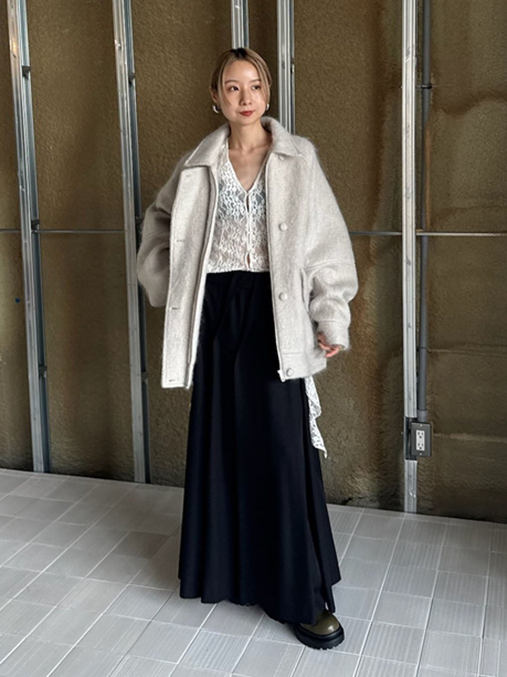 UND RANDOM TUCK FLARE SKIRT