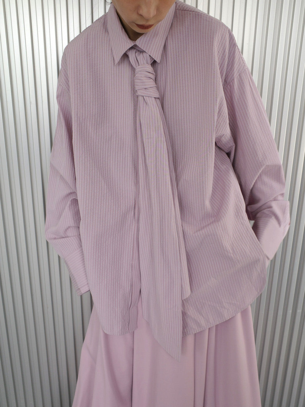 UND UNEVENNESS TIE BLOUSE